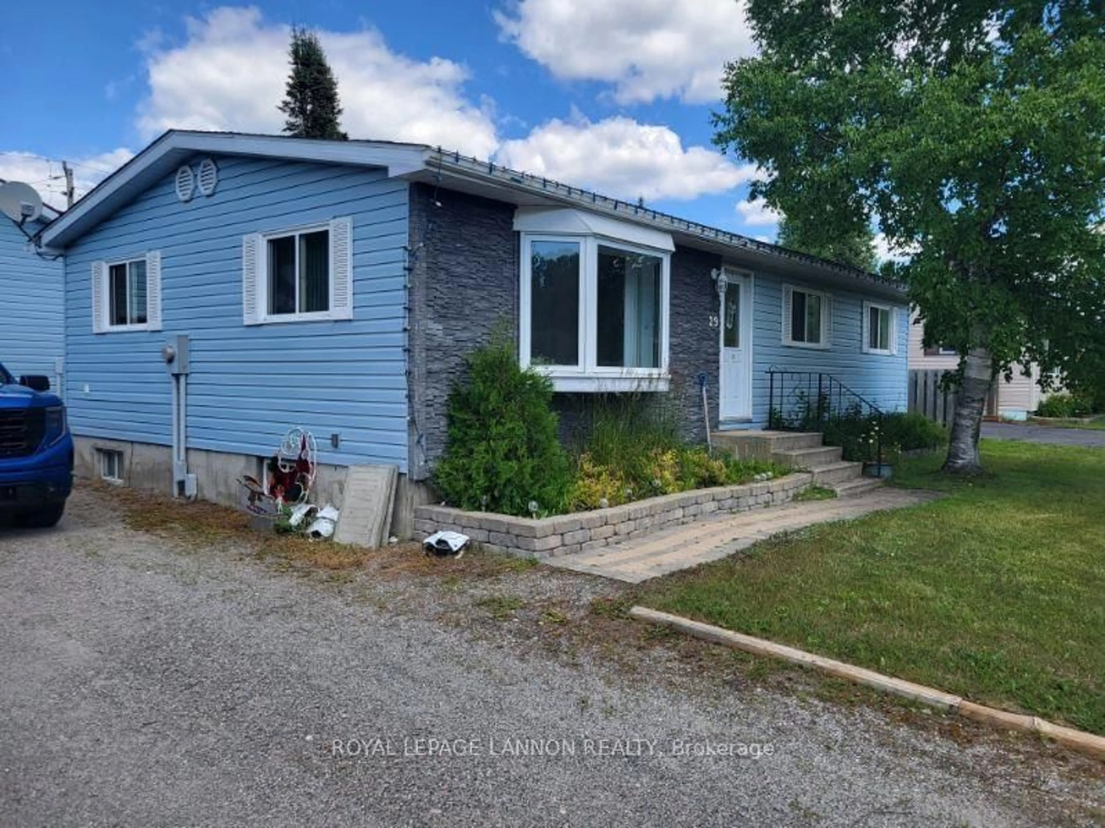 Home with vinyl exterior material, street for 29 BIRCH Dr, Marathon Ontario P0T 2E0