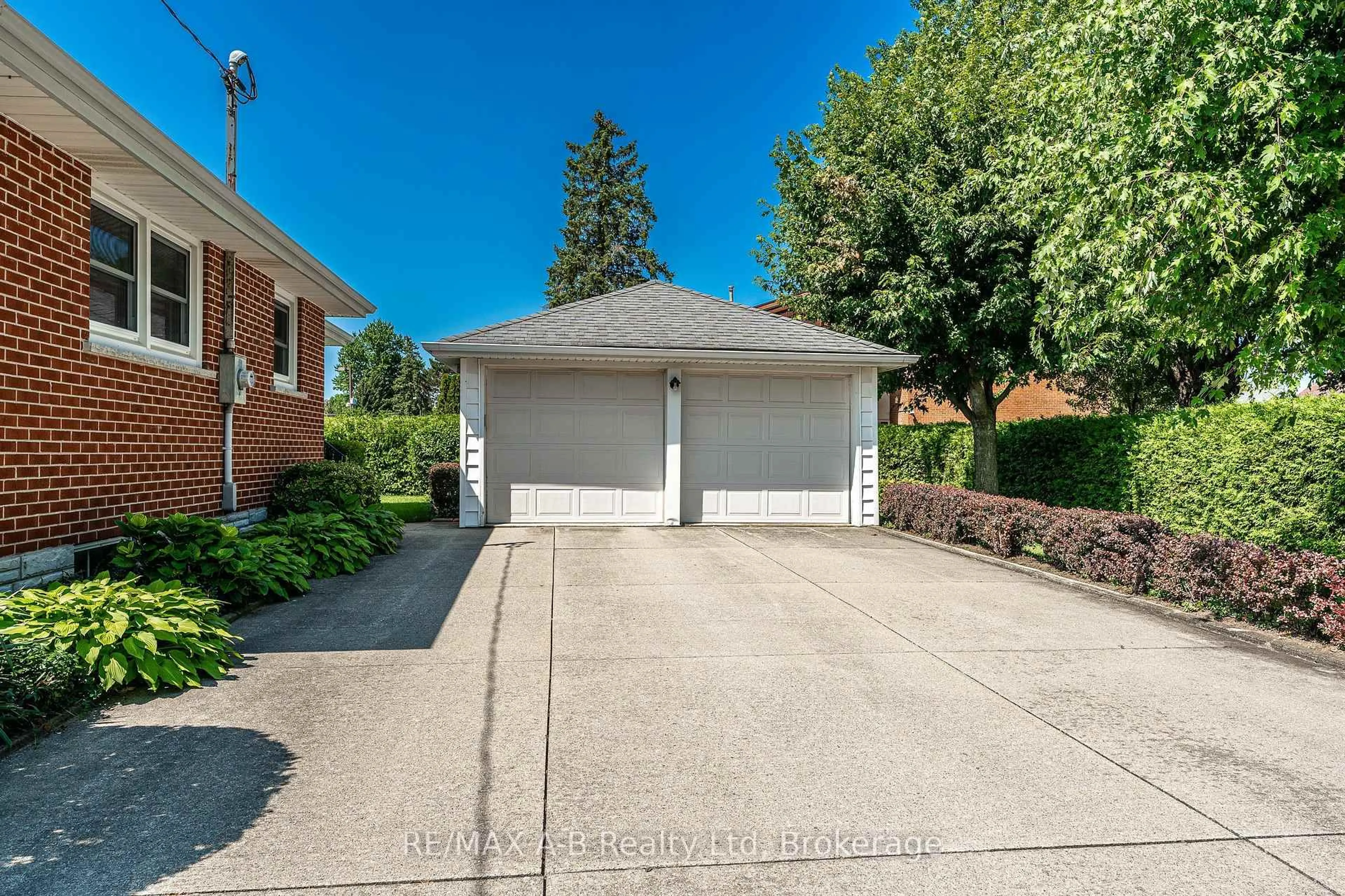 Unknown for 34 Warner St, St. Marys Ontario N4X 0C3