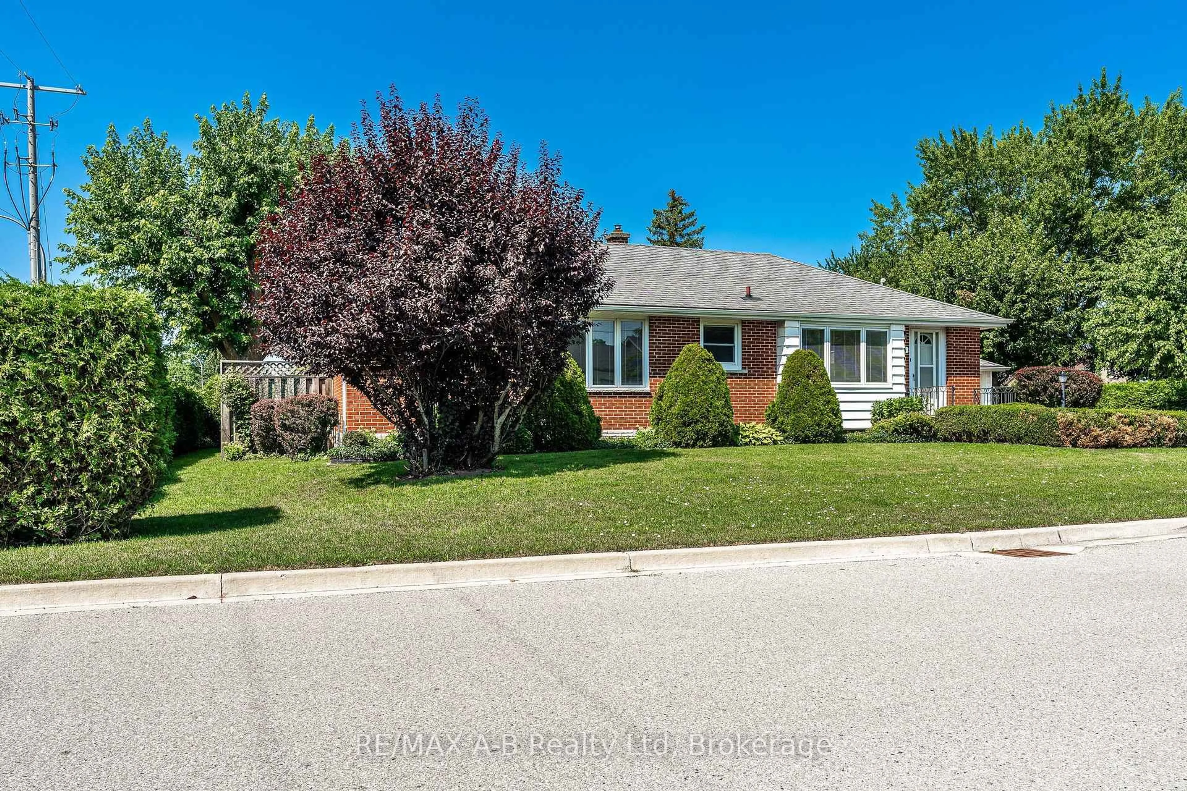 Home with brick exterior material, street for 34 Warner St, St. Marys Ontario N4X 0C3