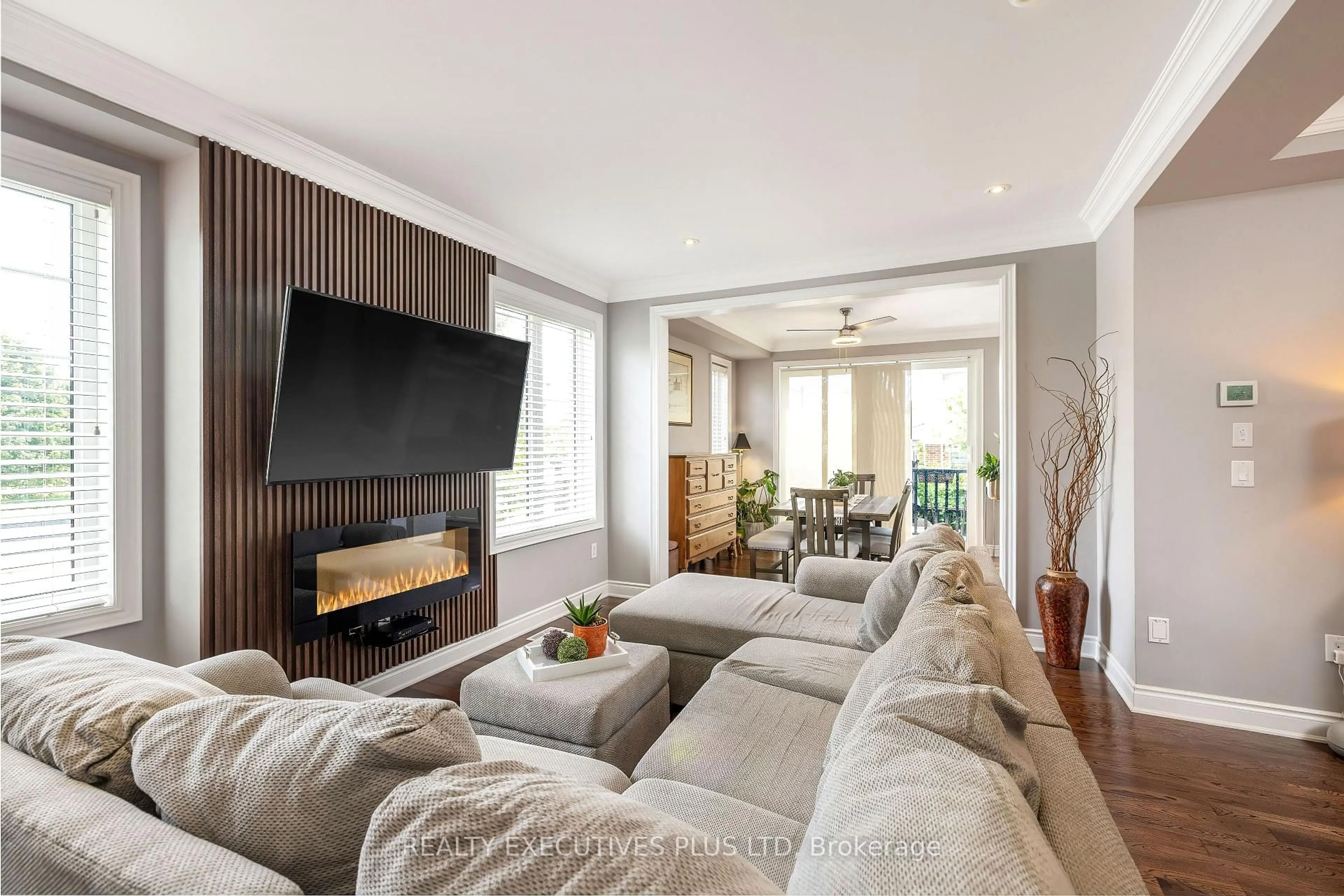 Living room with furniture, unknown for 86 Stillwater Cres, Hamilton Ontario L0R 2H8