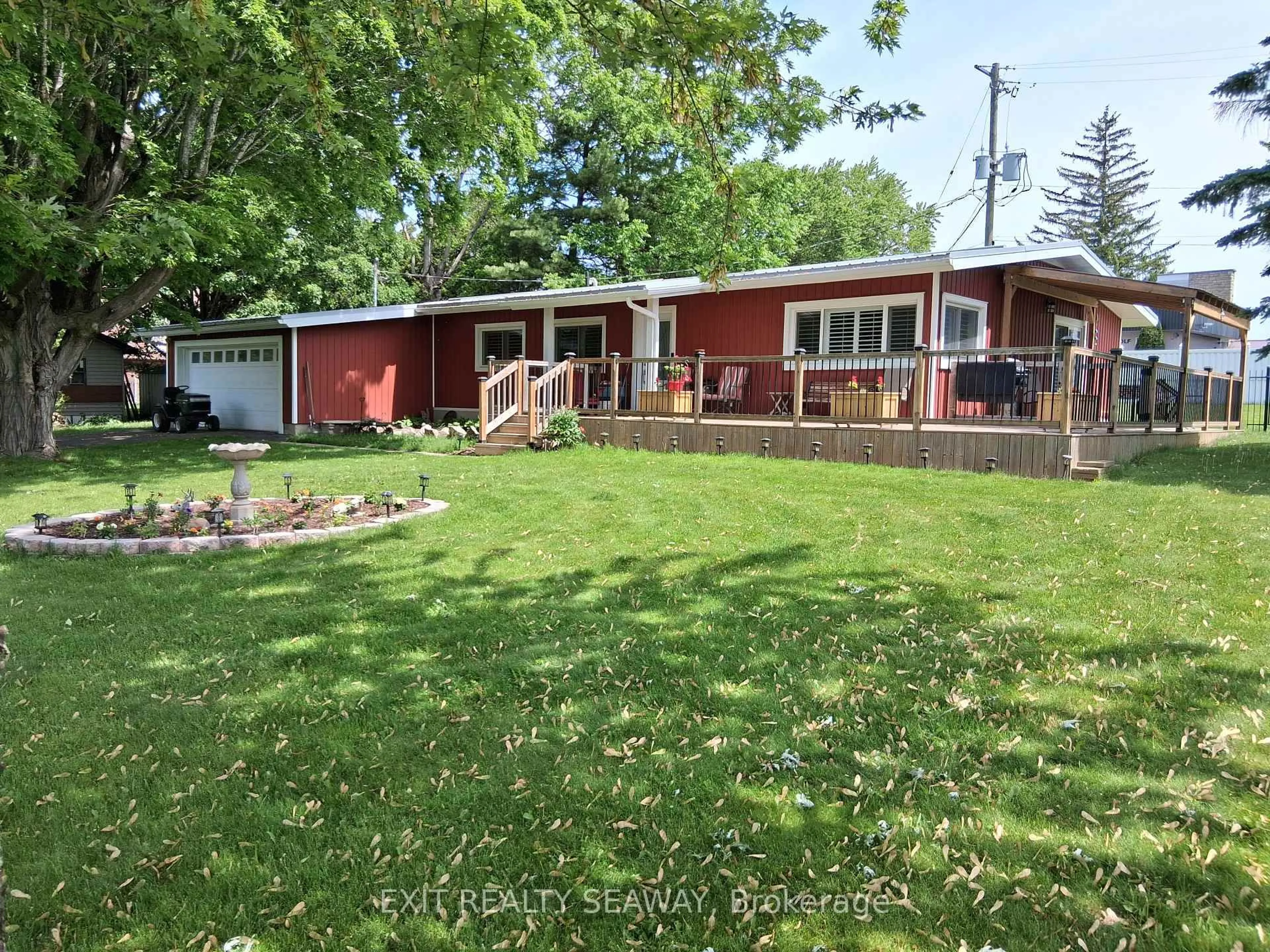 A pic from outside/outdoor area/front of a property/back of a property/a pic from drone, unknown for 6731 Gilmore Hill Rd, South Glengarry Ontario K6H 7J3