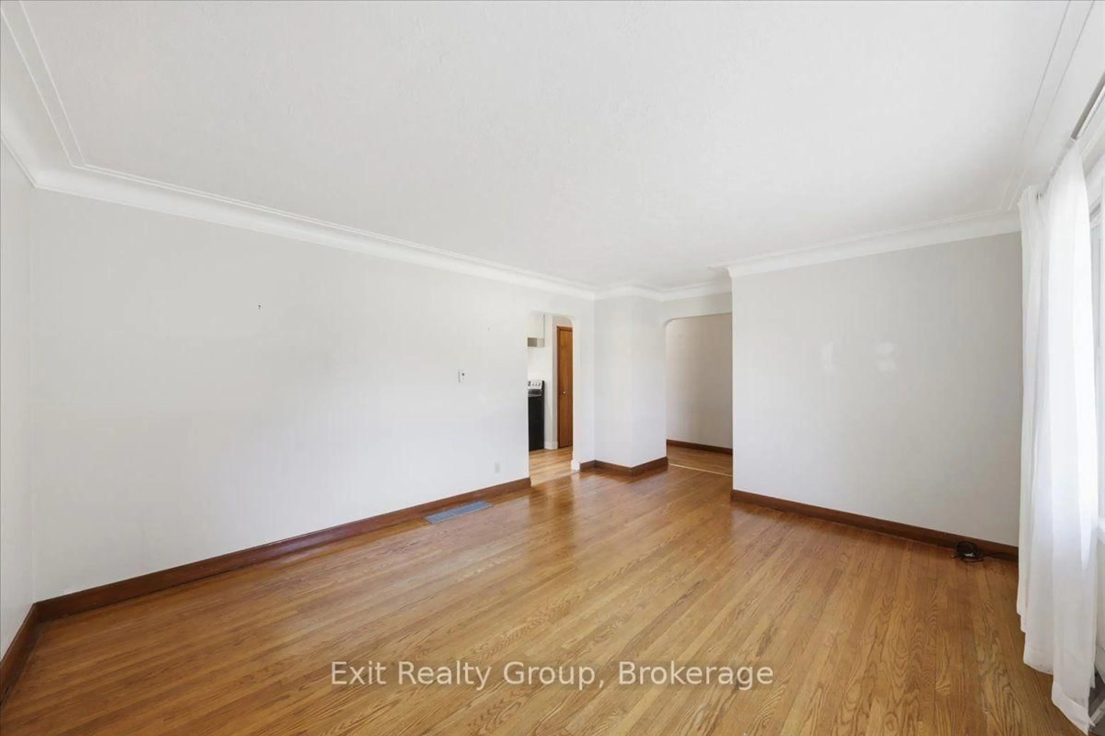 A pic of a room for 33 First Ave, Quinte West Ontario K8V 4C2
