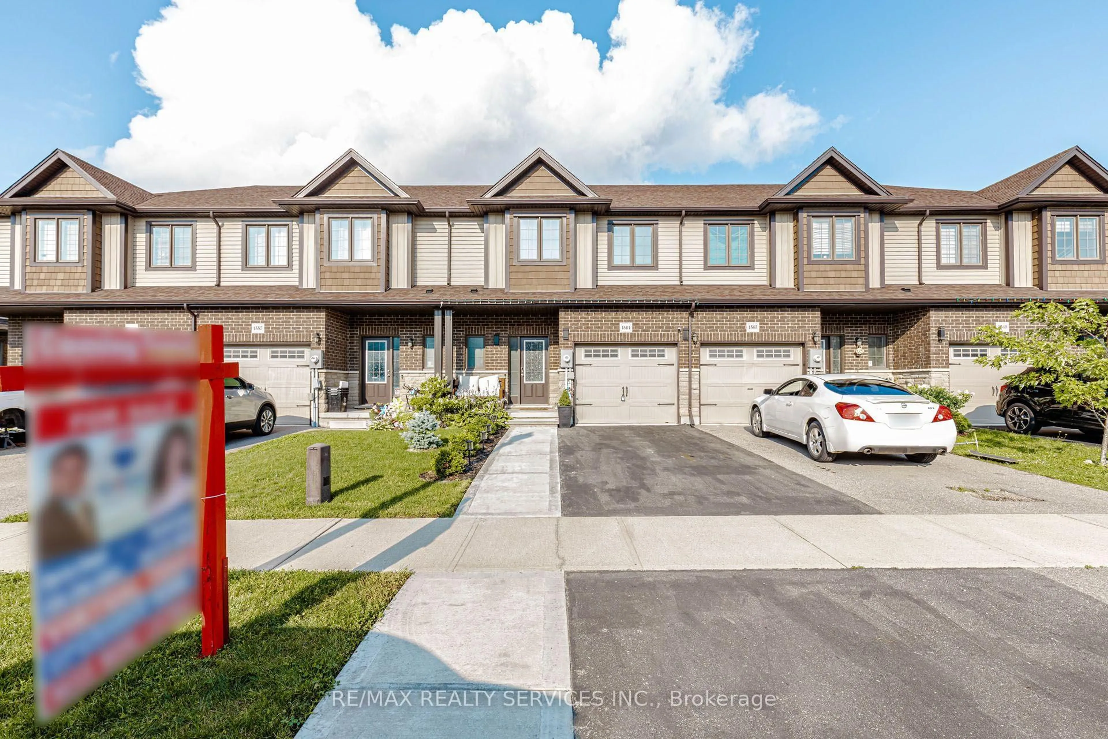 A pic from outside/outdoor area/front of a property/back of a property/a pic from drone, street for 1561 Dunkirk Ave, Woodstock Ontario N4T 0L1