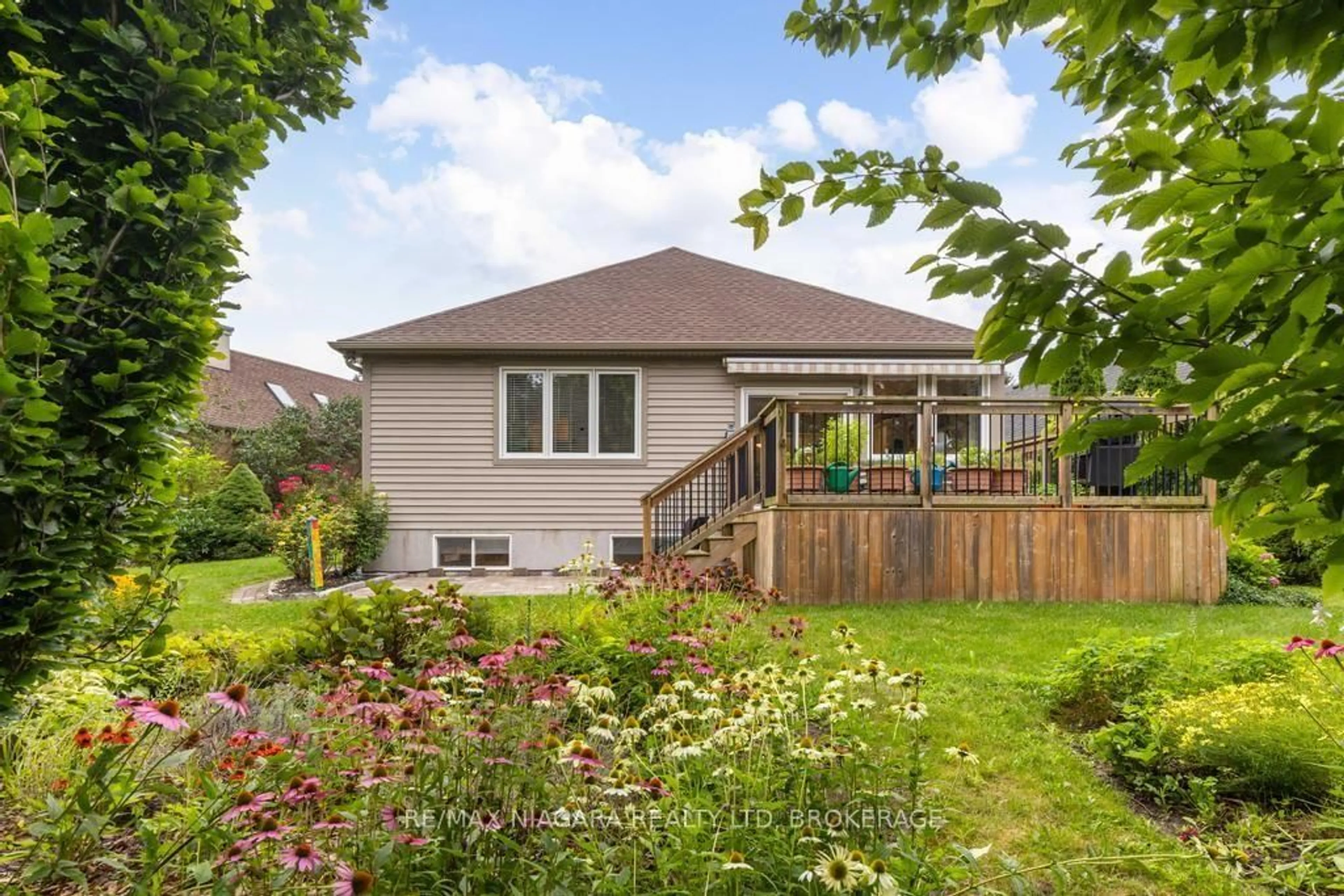 Unknown for 18 James Street St, Niagara-on-the-Lake Ontario L0S 1J0