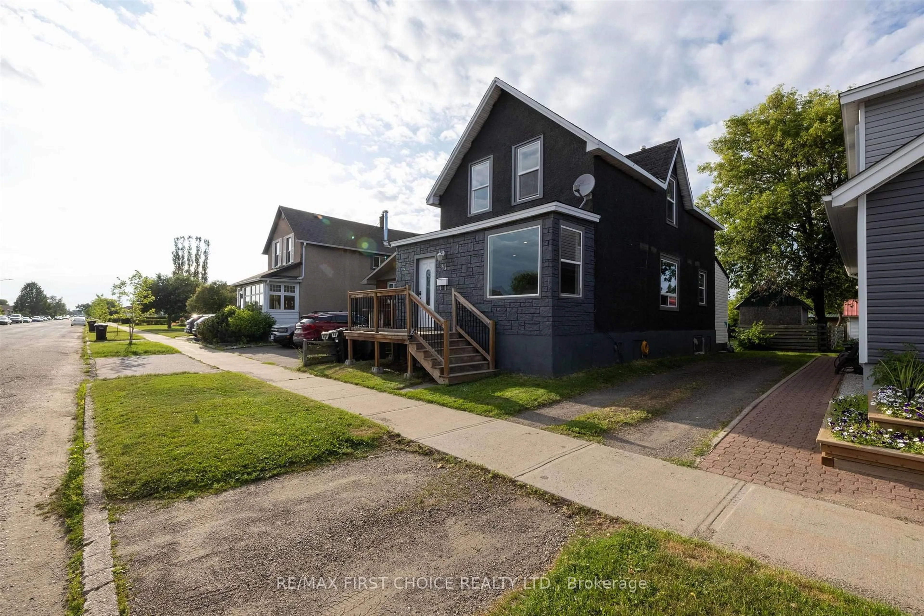 A pic from outside/outdoor area/front of a property/back of a property/a pic from drone, street for 513 Christina St, Thunder Bay Ontario P7E 4P4