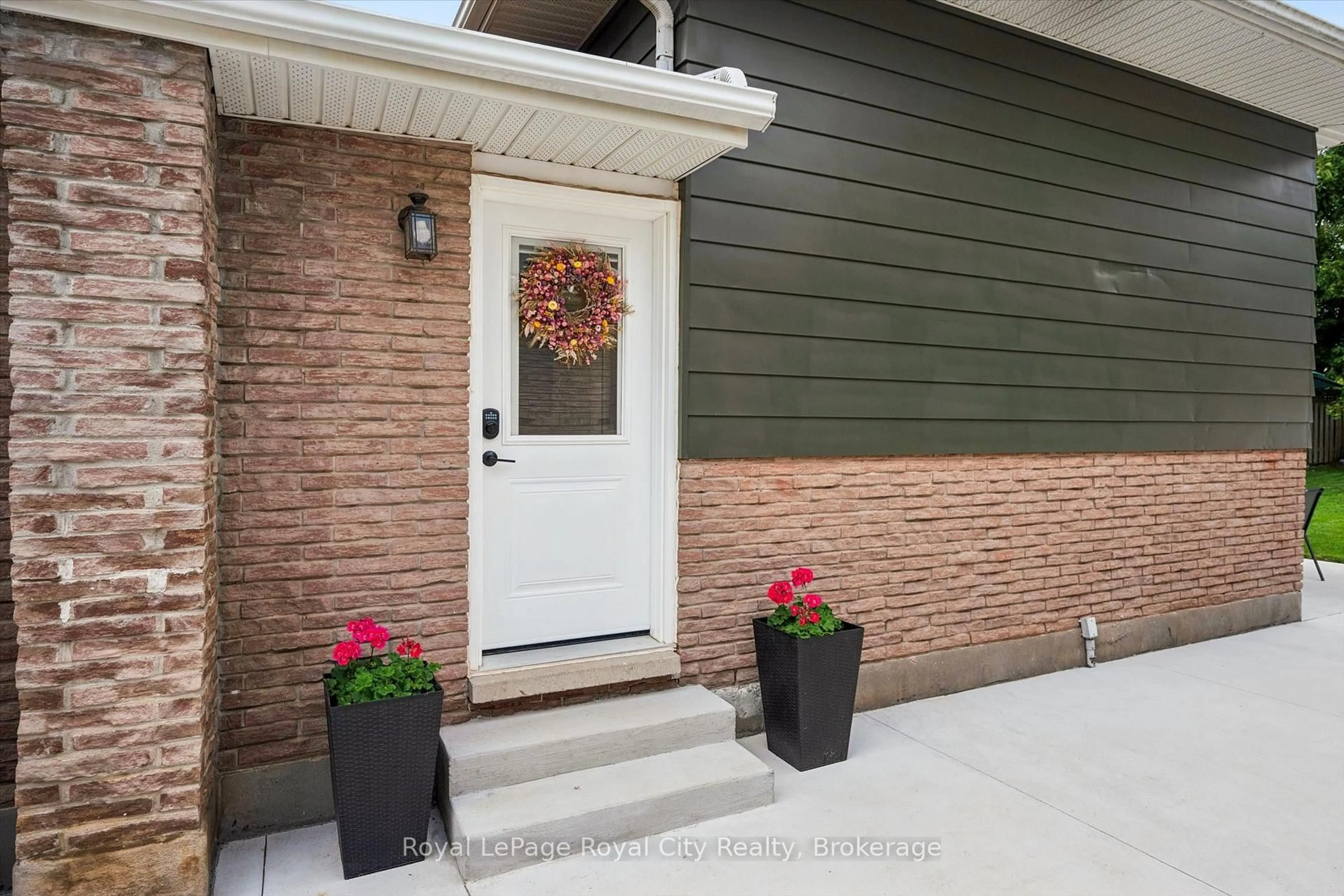 Home with brick exterior material, street for 188 Country Club Dr, Guelph Ontario N1E 3L2
