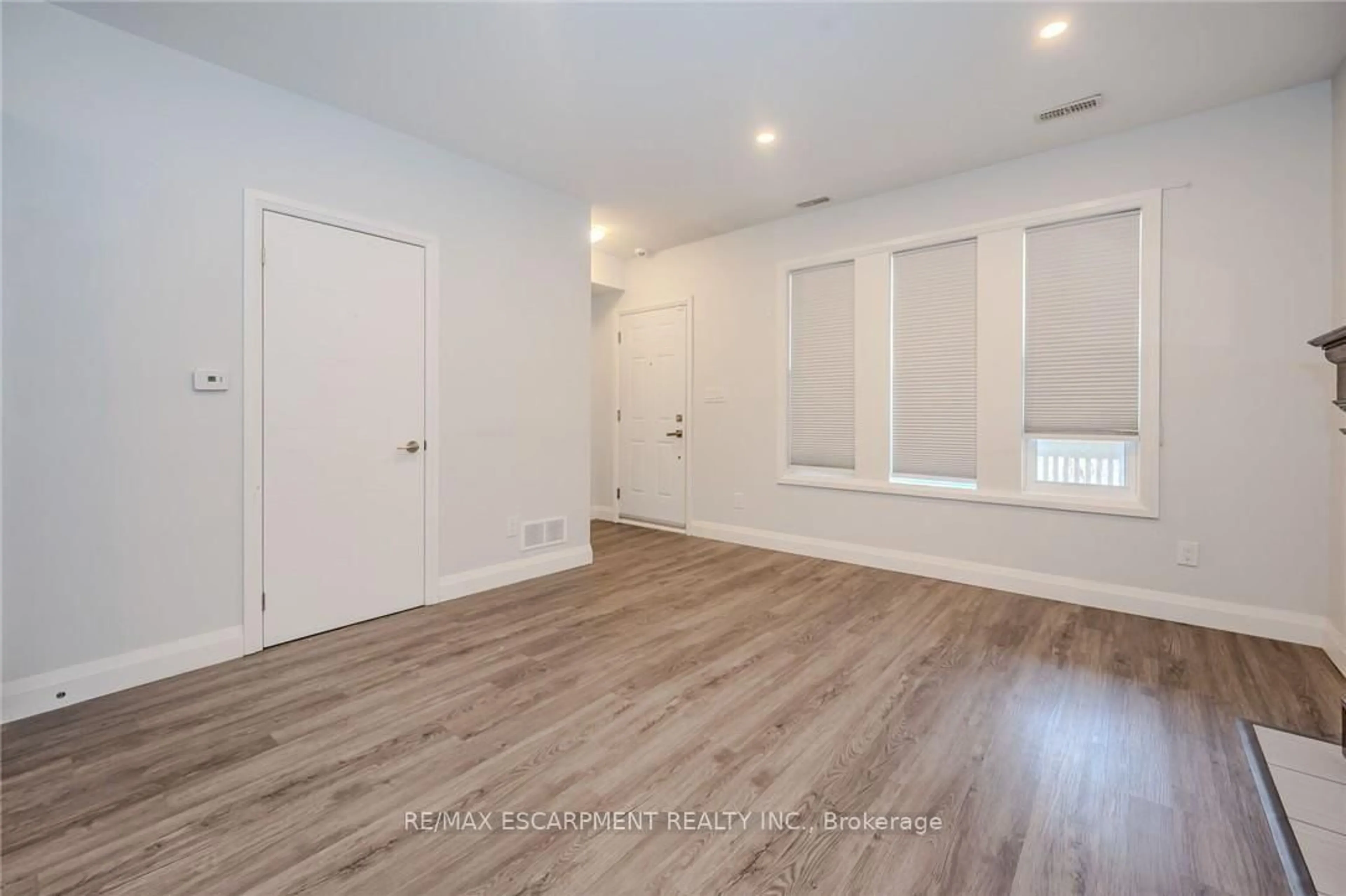 A pic of a room for 74 Cathcart St, Hamilton Ontario L8R 1M5