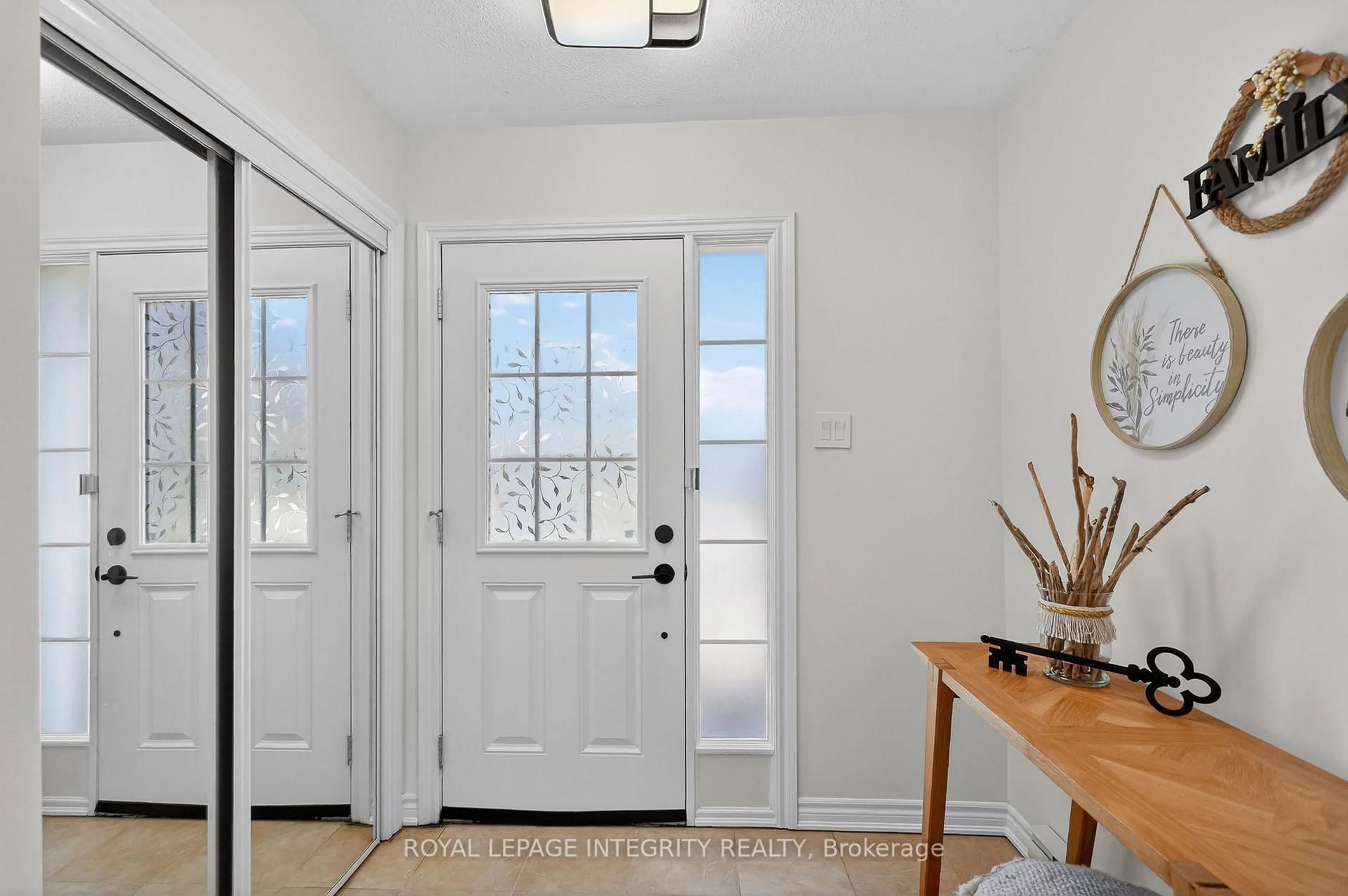 Indoor entryway for 2619 BAYNES SOUND Way, Ottawa Ontario K2J 0X2