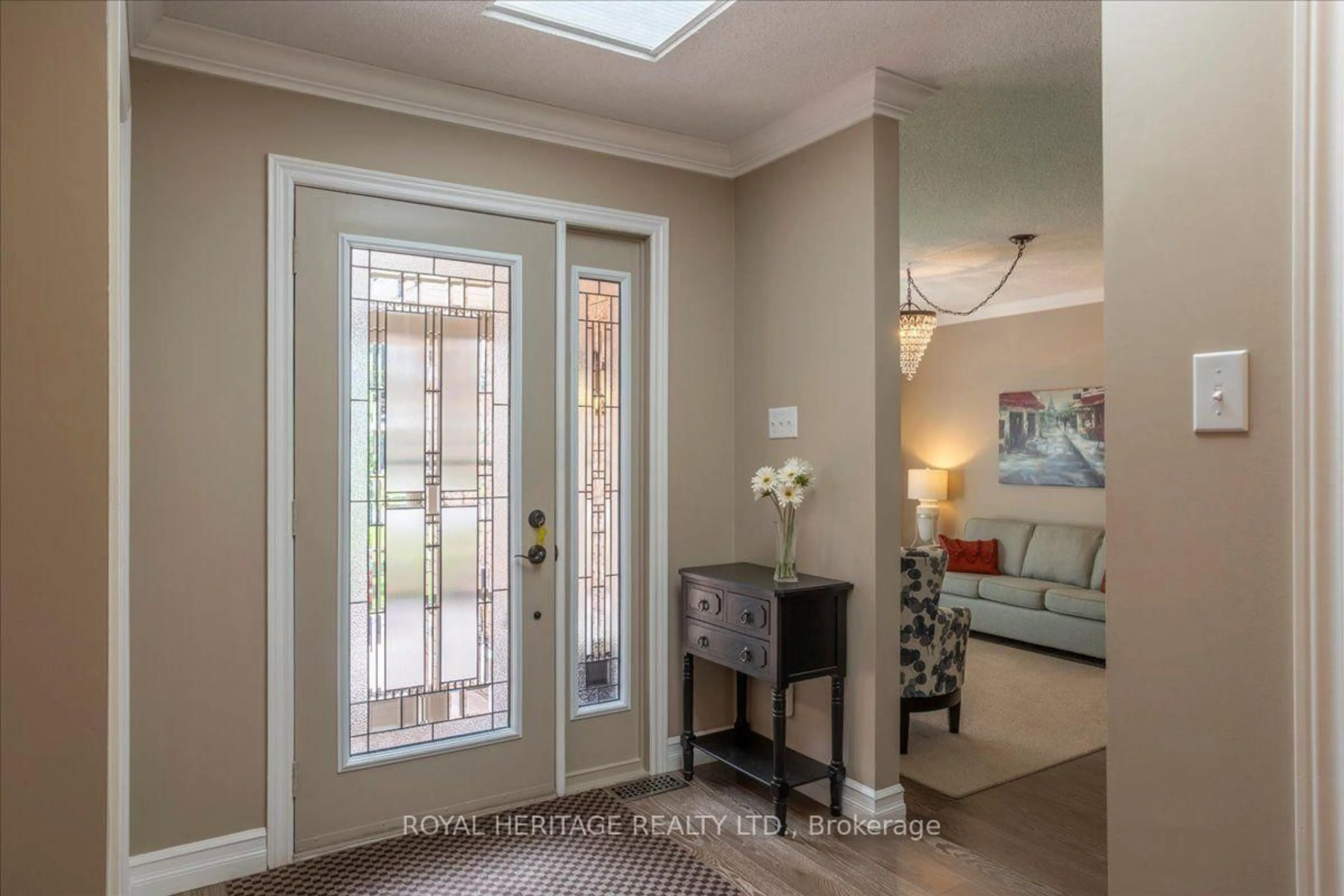 Indoor entryway for 73 Navigators Tr, Kawartha Lakes Ontario K0M 1A0