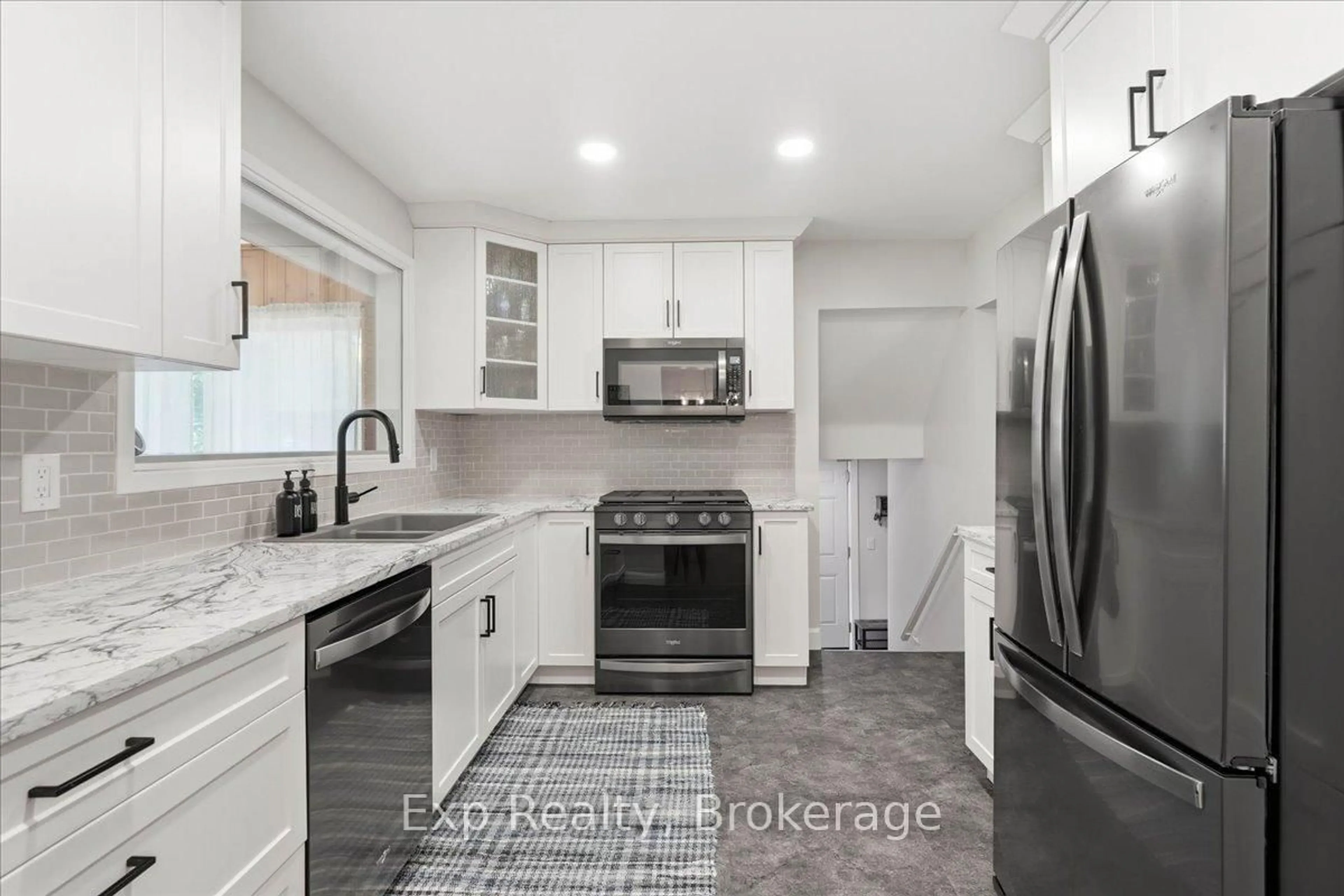 Open concept kitchen, ceramic/tile floor for 48 Melrose Cres, Belleville Ontario K8N 1X9