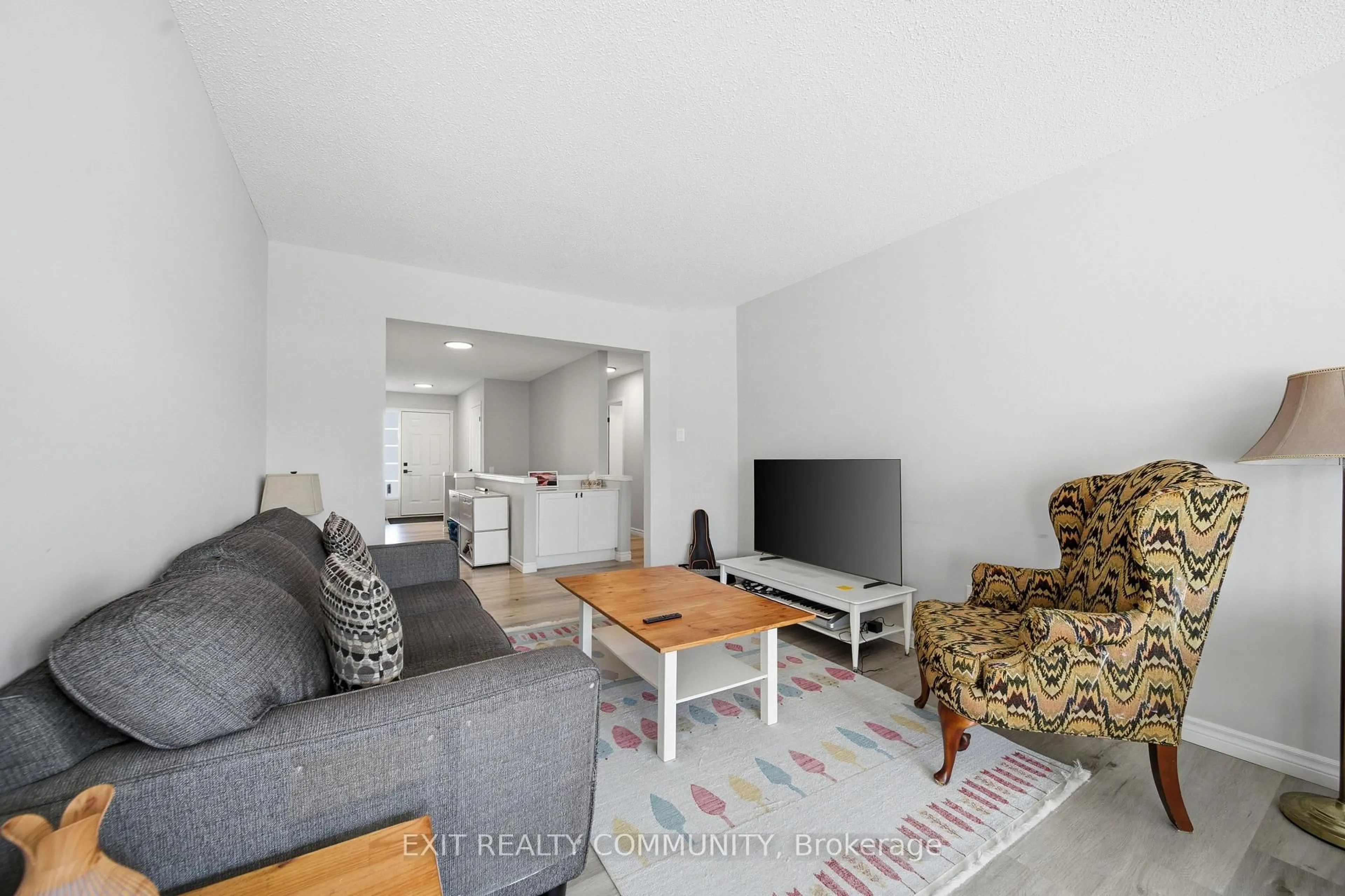 Living room with furniture, unknown for 601 Grenfell Dr #15, London North Ontario N5X 4E4
