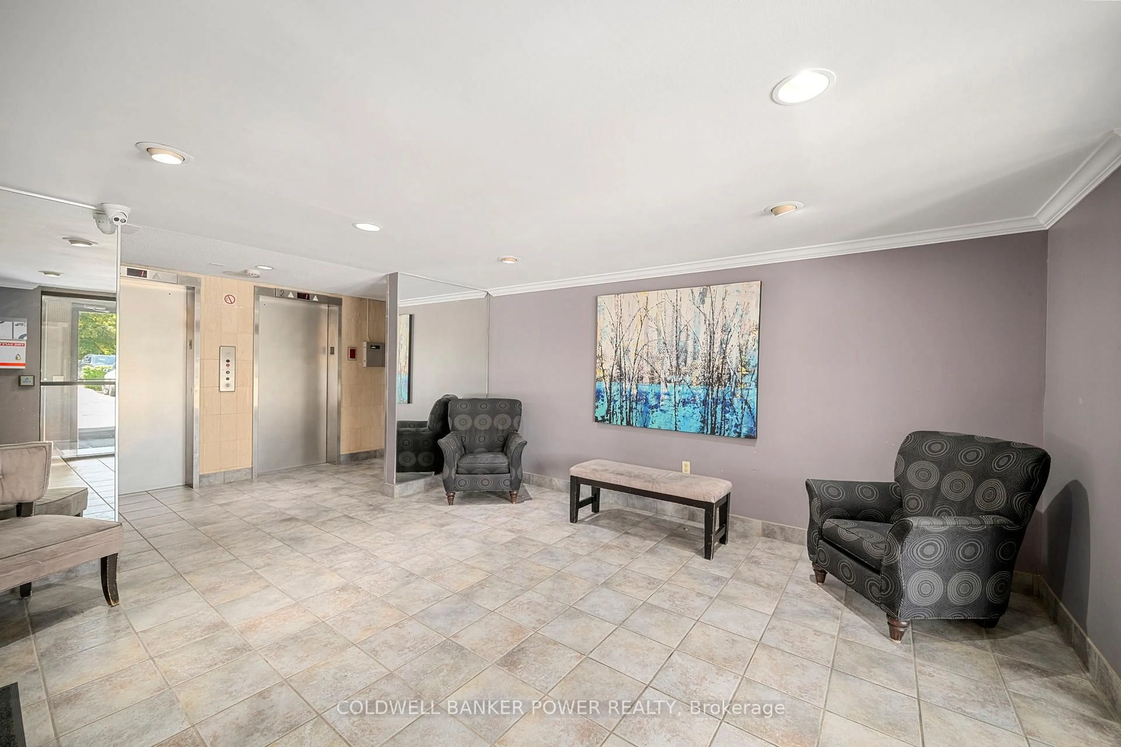 Lobby for 600 Grenfell Dr #704, London North Ontario N5X 2R8