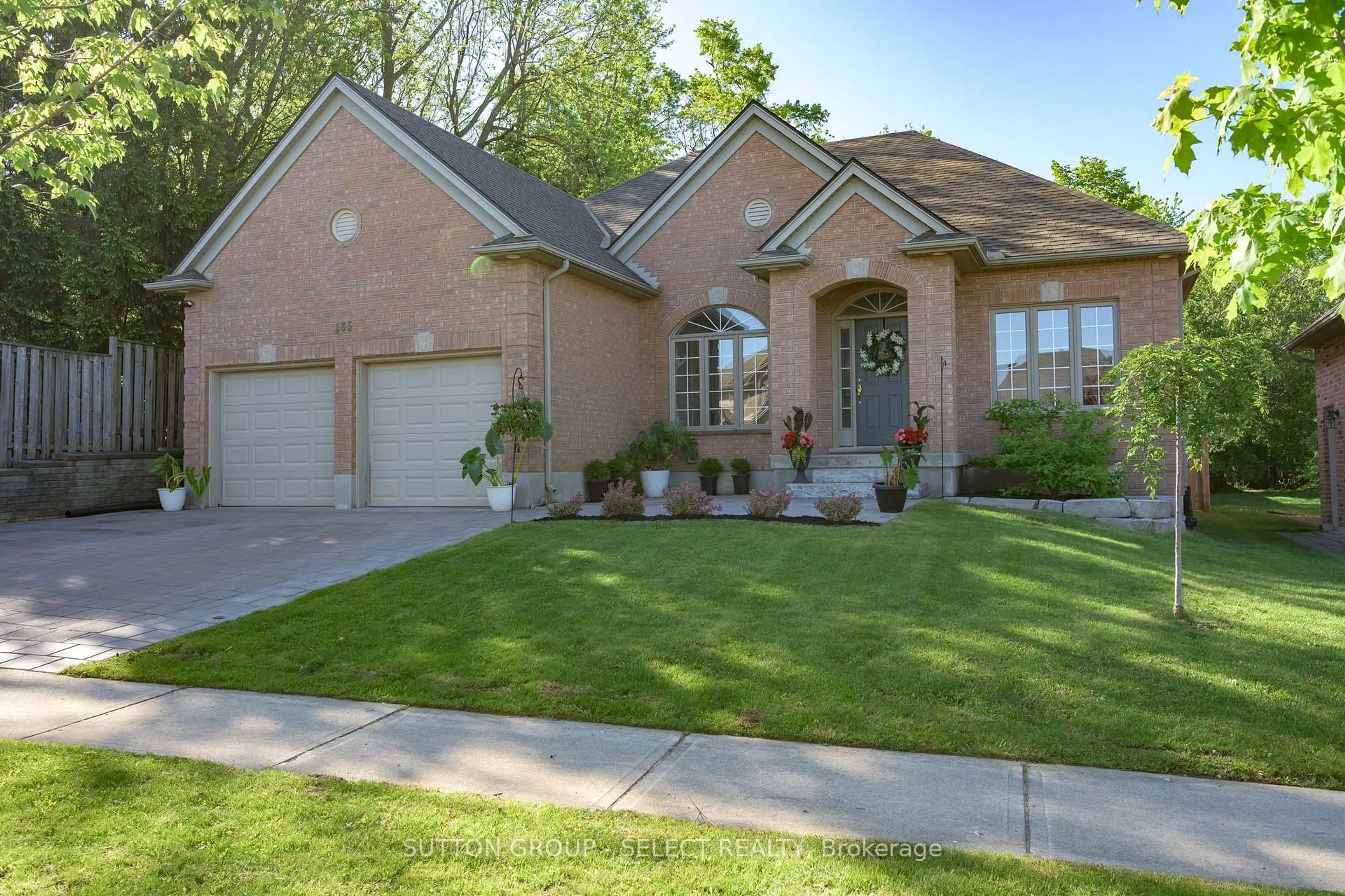 Home with brick exterior material, street for 135 Plane Tree Dr, London North Ontario N6G 5H4