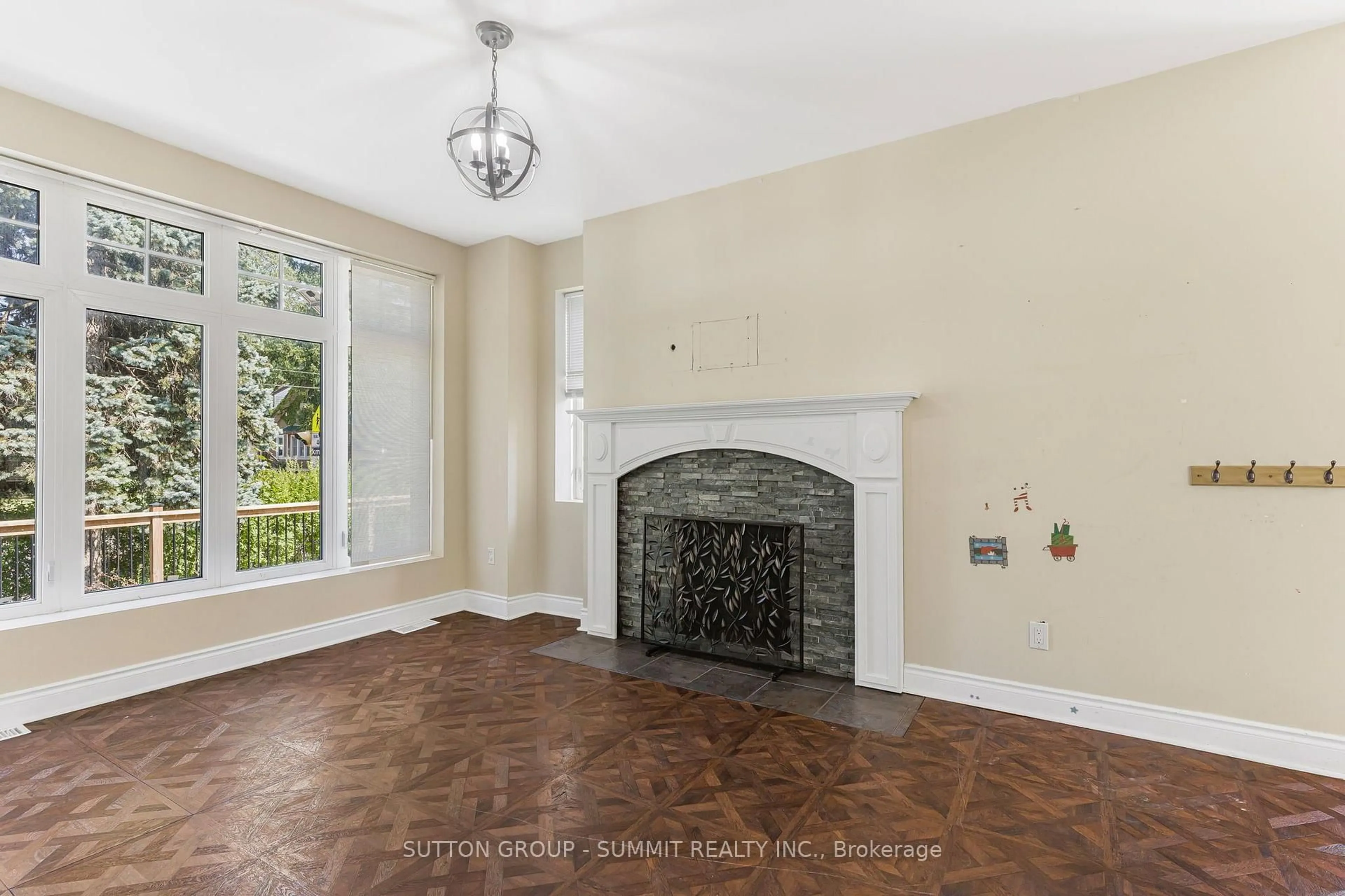Unknown for 403 Niagara St, Welland Ontario L3C 1L3