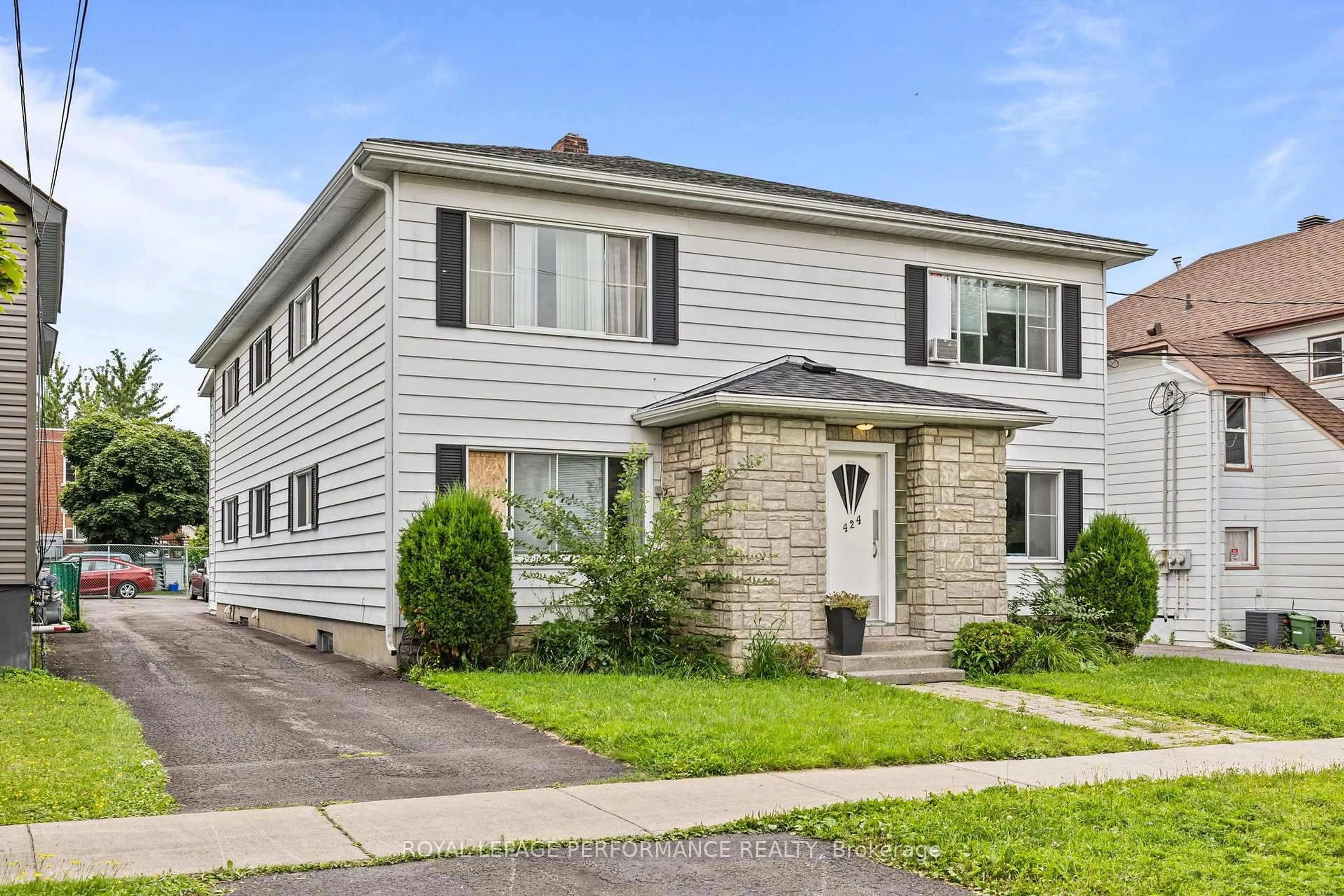 Home with vinyl exterior material, street for 424 Guy St, Cornwall Ontario K6H 4V5
