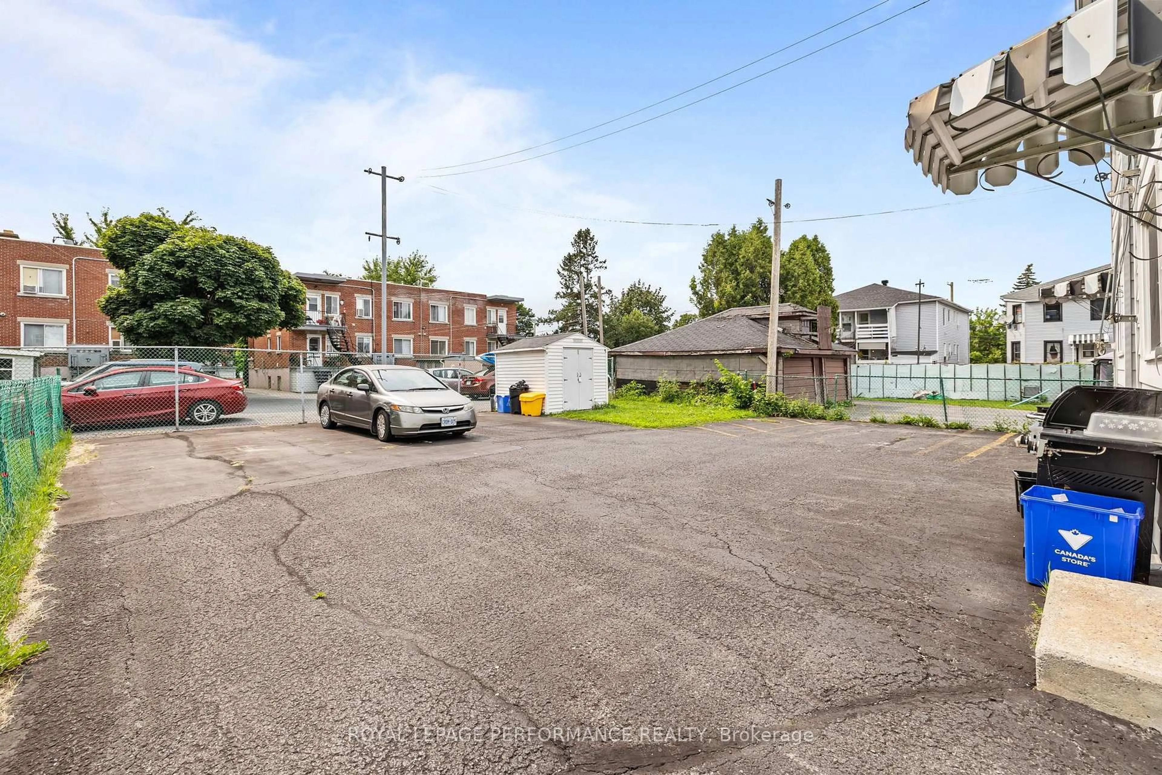 A pic from outside/outdoor area/front of a property/back of a property/a pic from drone, street for 424 Guy St, Cornwall Ontario K6H 4V5