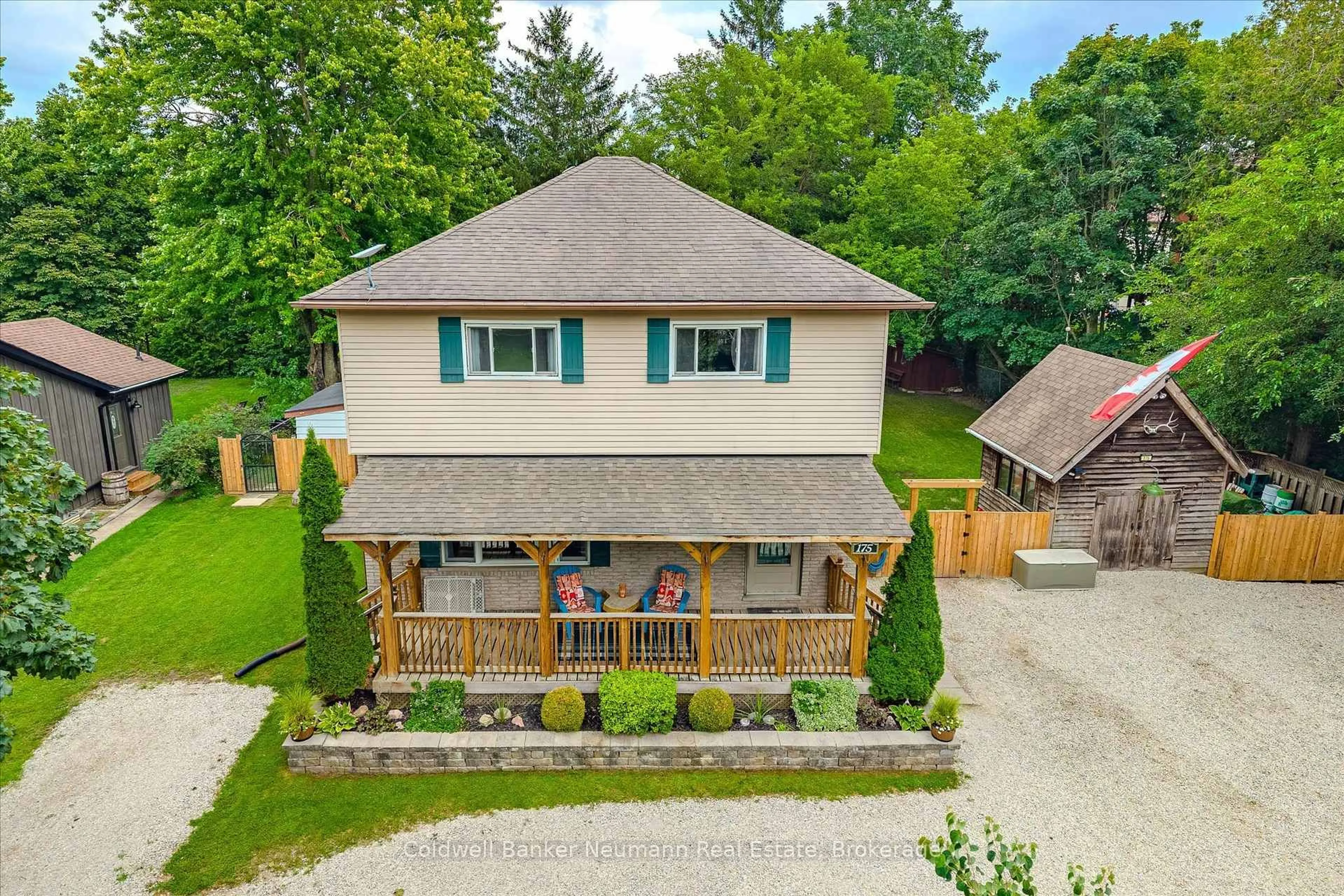 A pic from outside/outdoor area/front of a property/back of a property/a pic from drone, unknown for 175 Division St, Guelph/Eramosa Ontario N0B 2K0