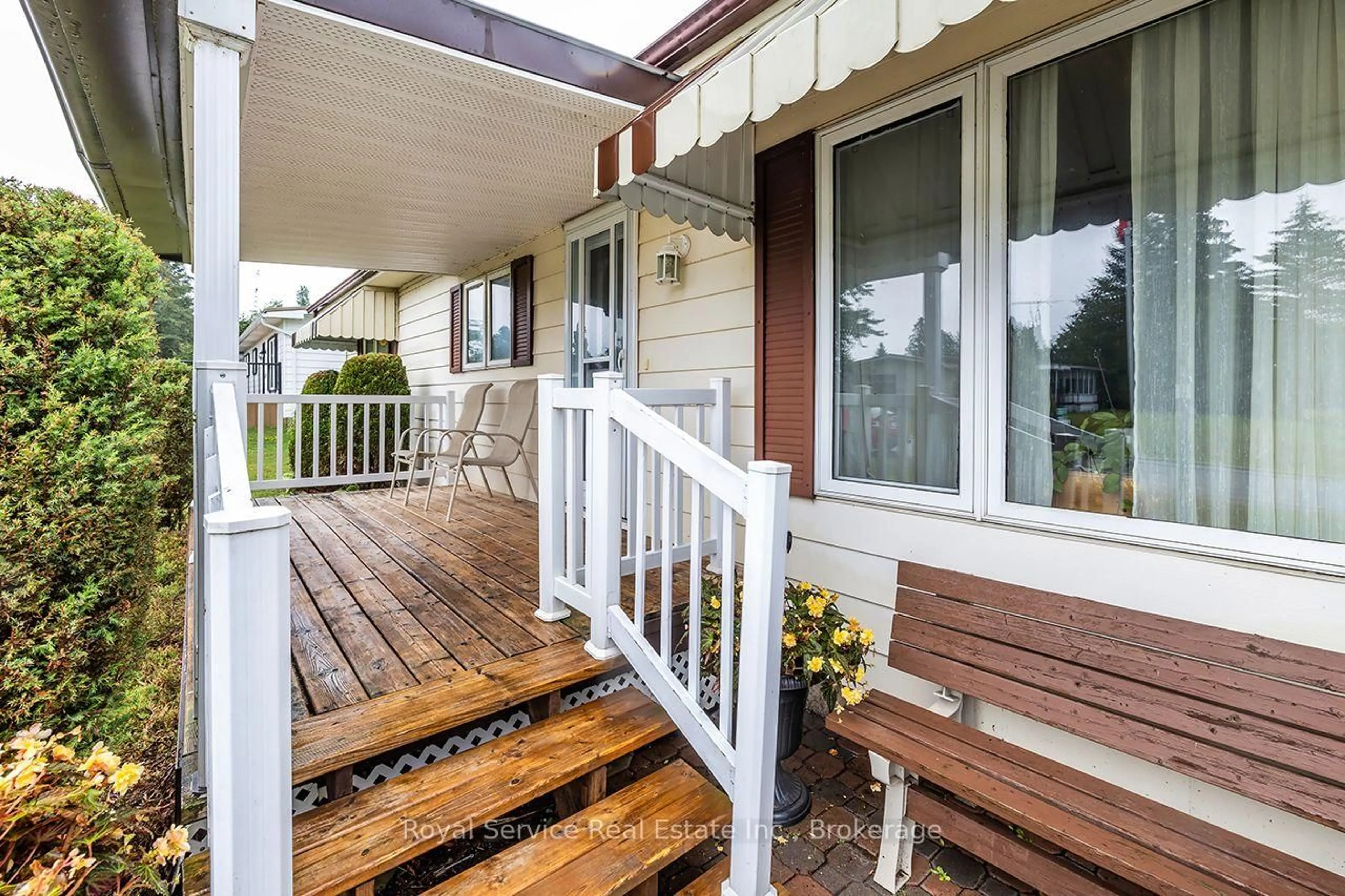 Home with vinyl exterior material, street for 16 Vista Dr, Kawartha Lakes Ontario K9V 0H7