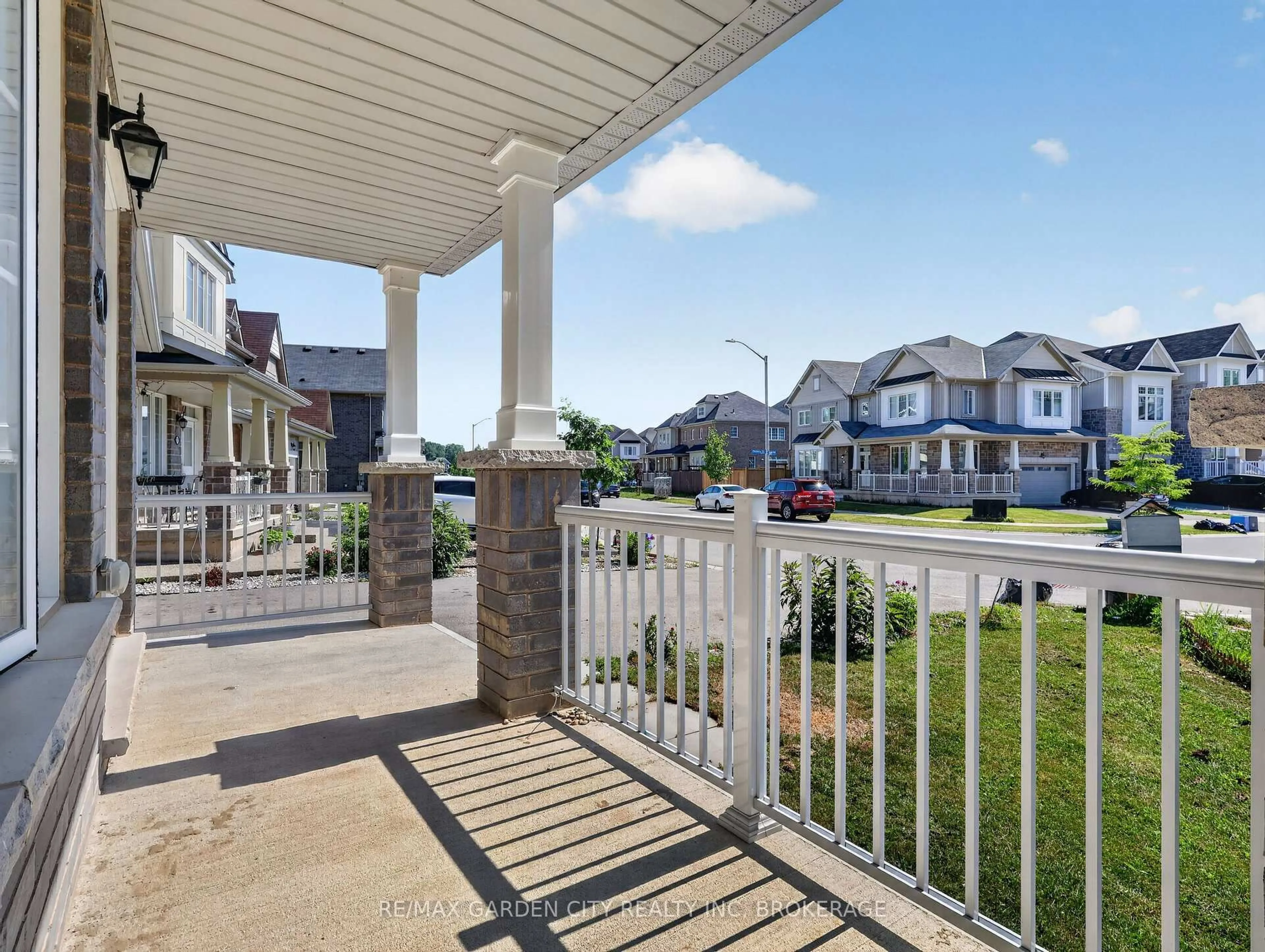 Patio, street for 7568 Tupelo Cres, Niagara Falls Ontario L2H 3S5