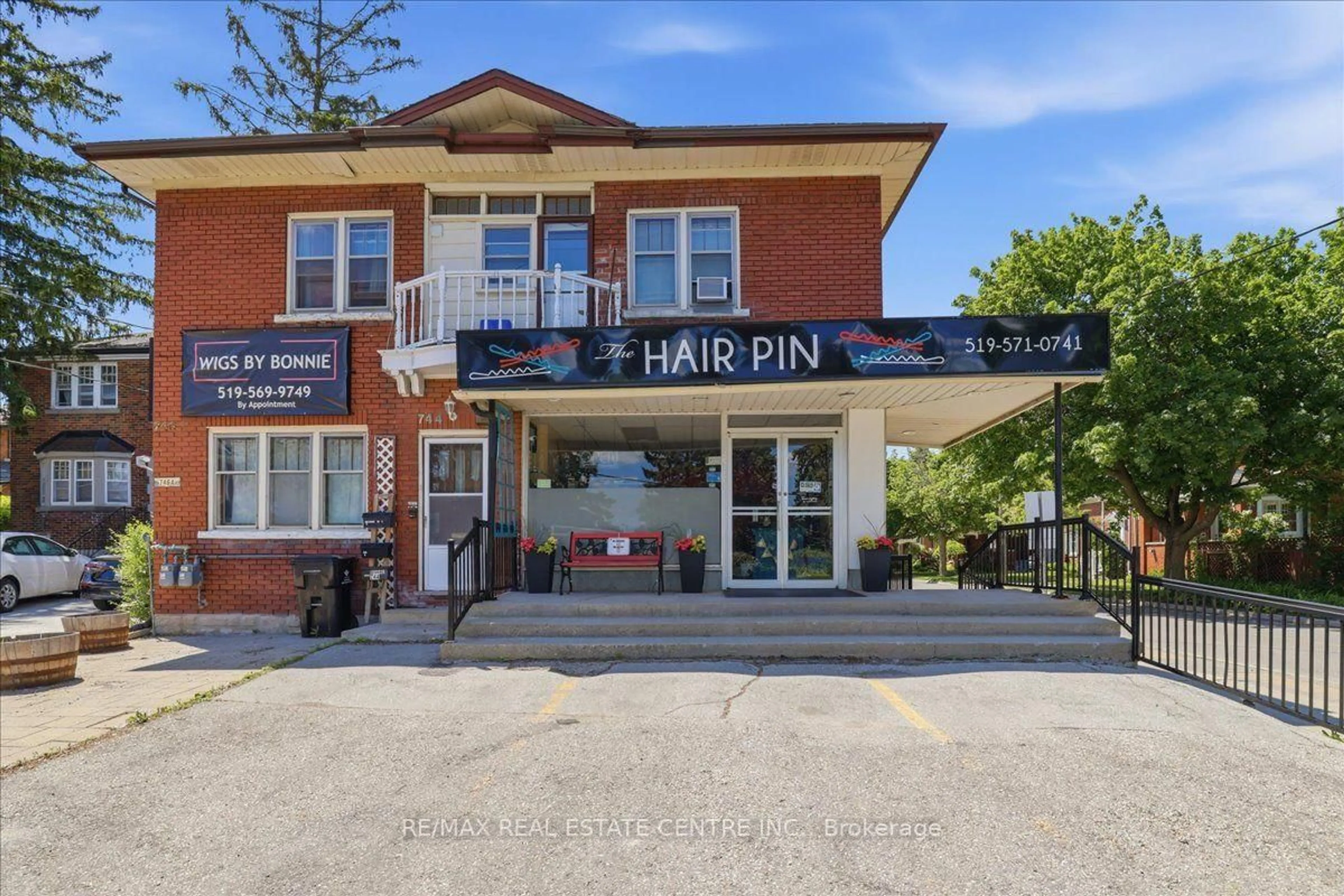 Patio, building for 744 Queen St, Kitchener Ontario N2M 1A4
