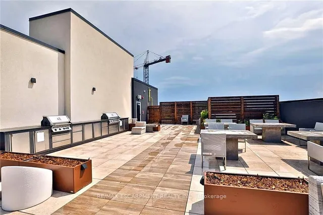 10 CONCORD Pl #117, Grimsby 3