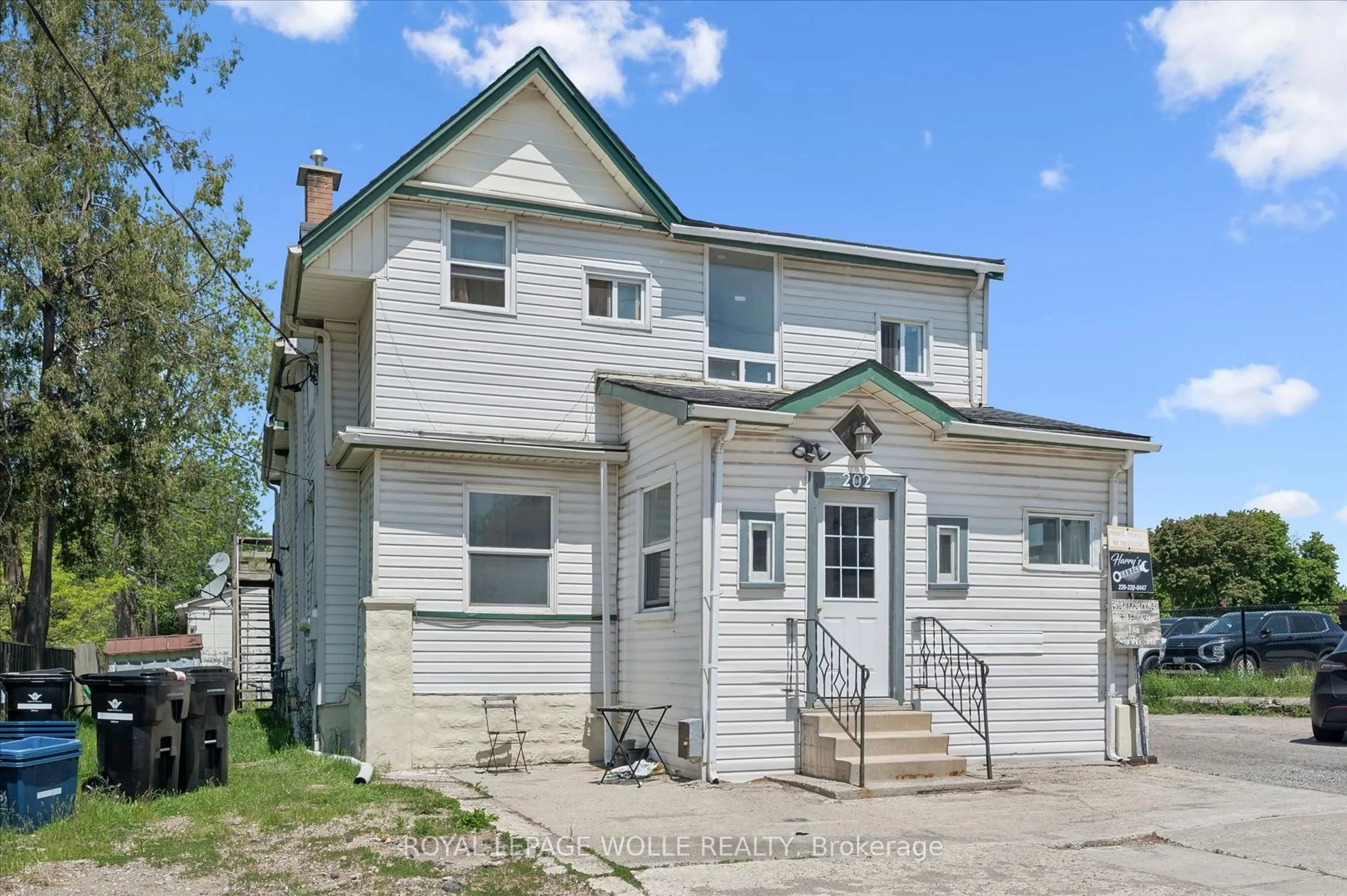 Home with vinyl exterior material, street for 202 Breithaupt St, Kitchener Ontario N2H 5H4