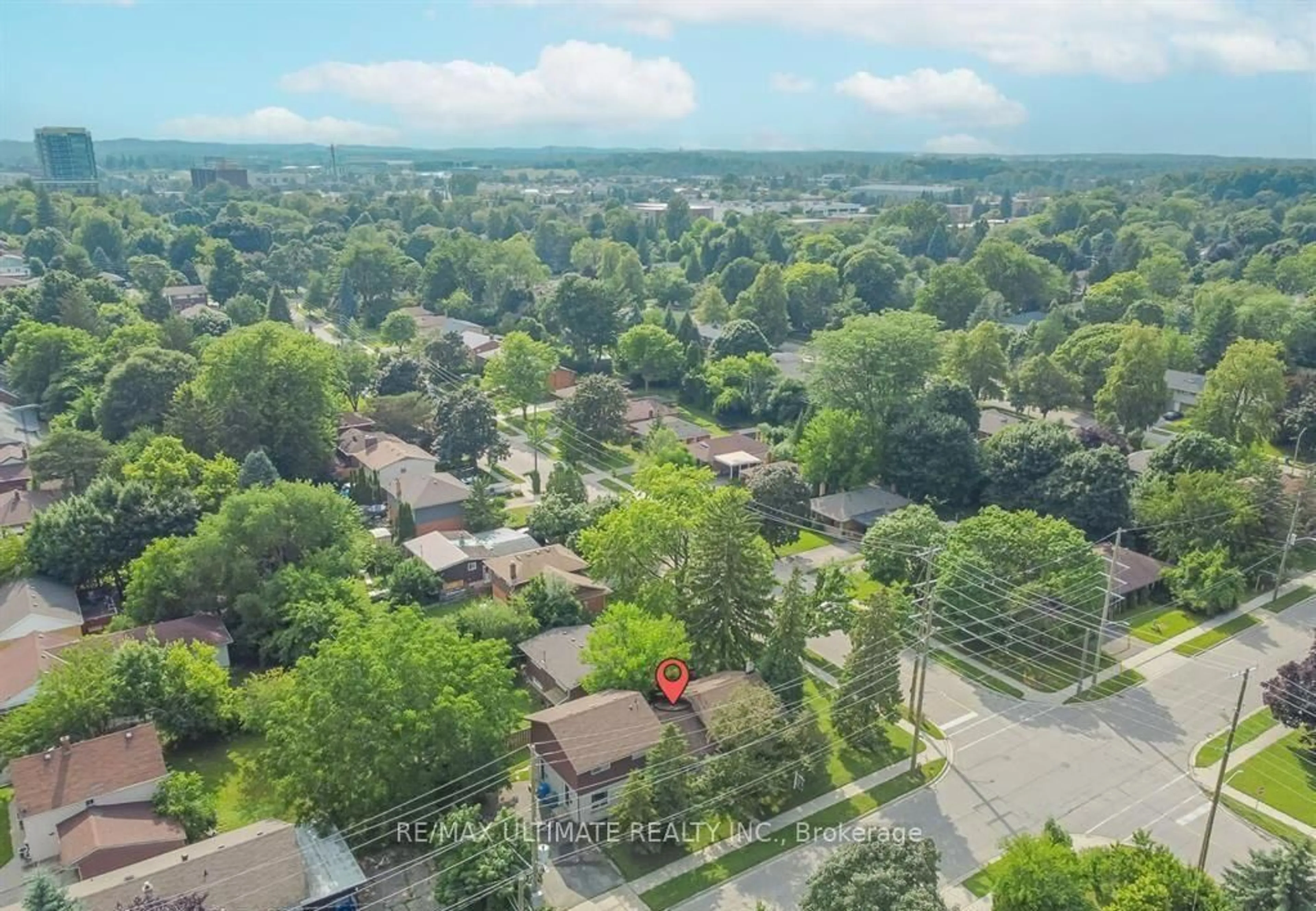 A pic from outside/outdoor area/front of a property/back of a property/a pic from drone, unknown for 367 Holly St, Waterloo Ontario N2L 4G2