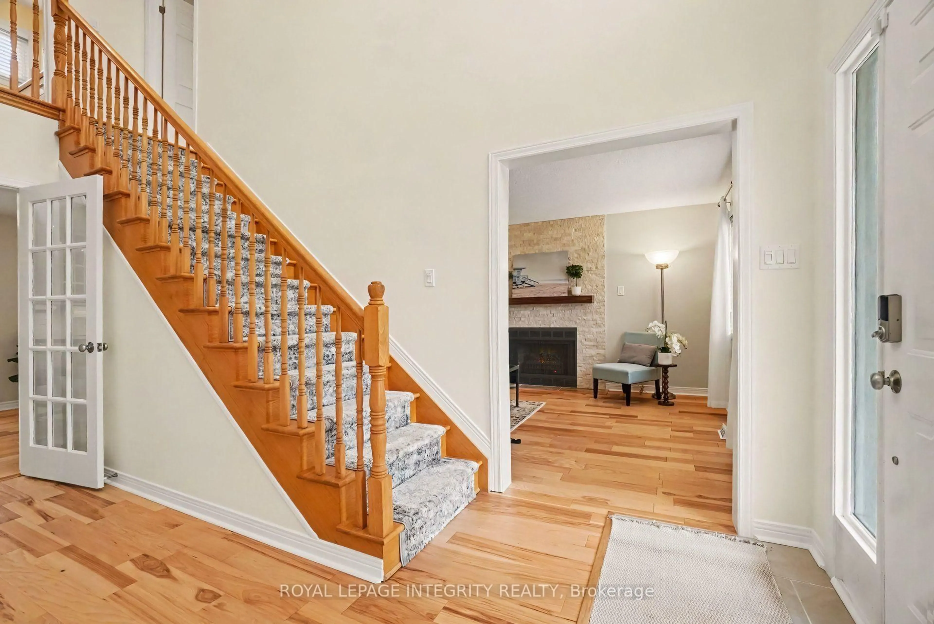 Indoor entryway for 26 Randall James Dr, Stittsville Ontario K2S 1M4