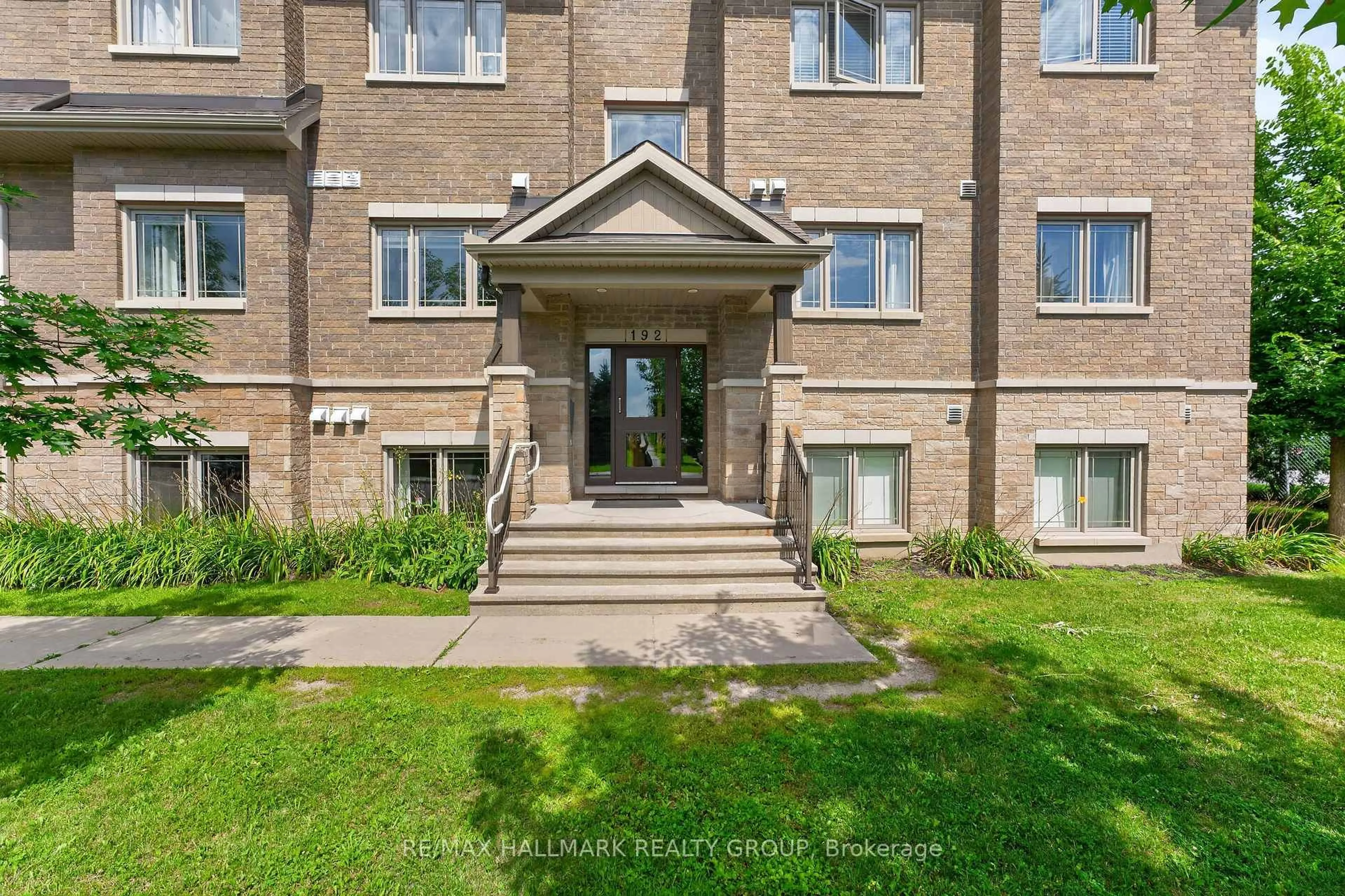 Unknown for 192 Springbeauty Ave #7, Ottawa Ontario K2J 6B4