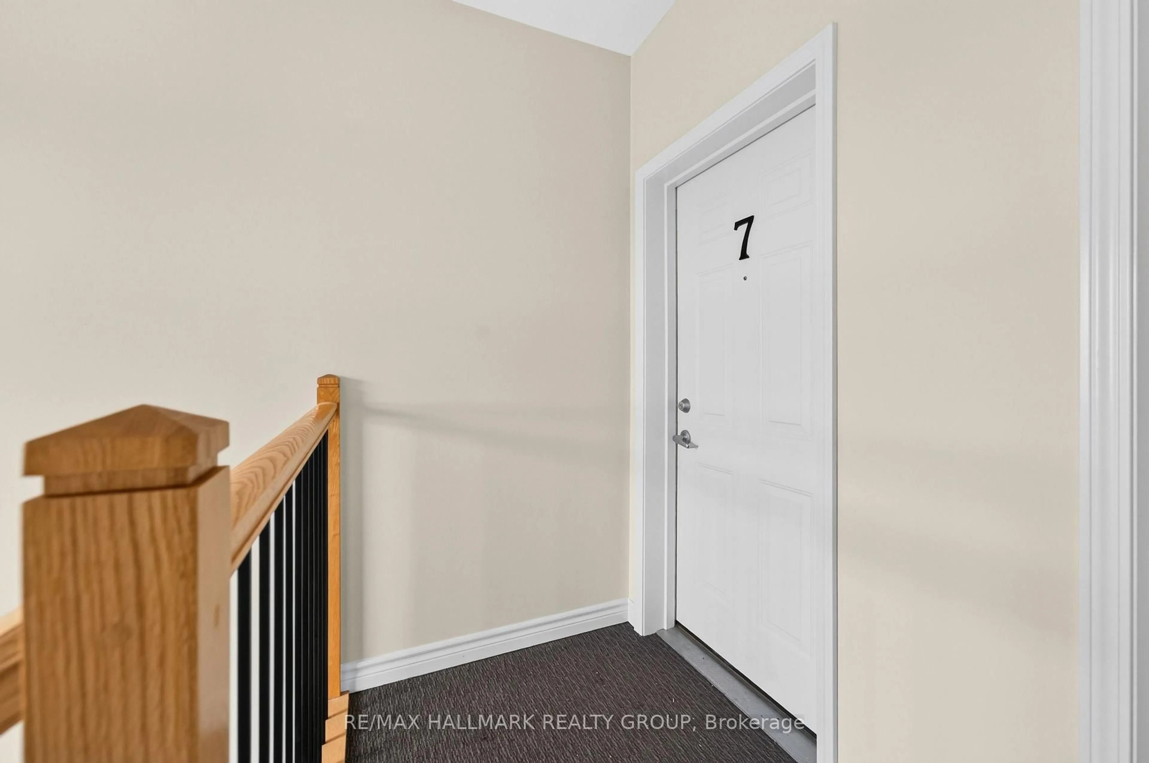 Indoor entryway for 192 Springbeauty Ave #7, Ottawa Ontario K2J 6B4