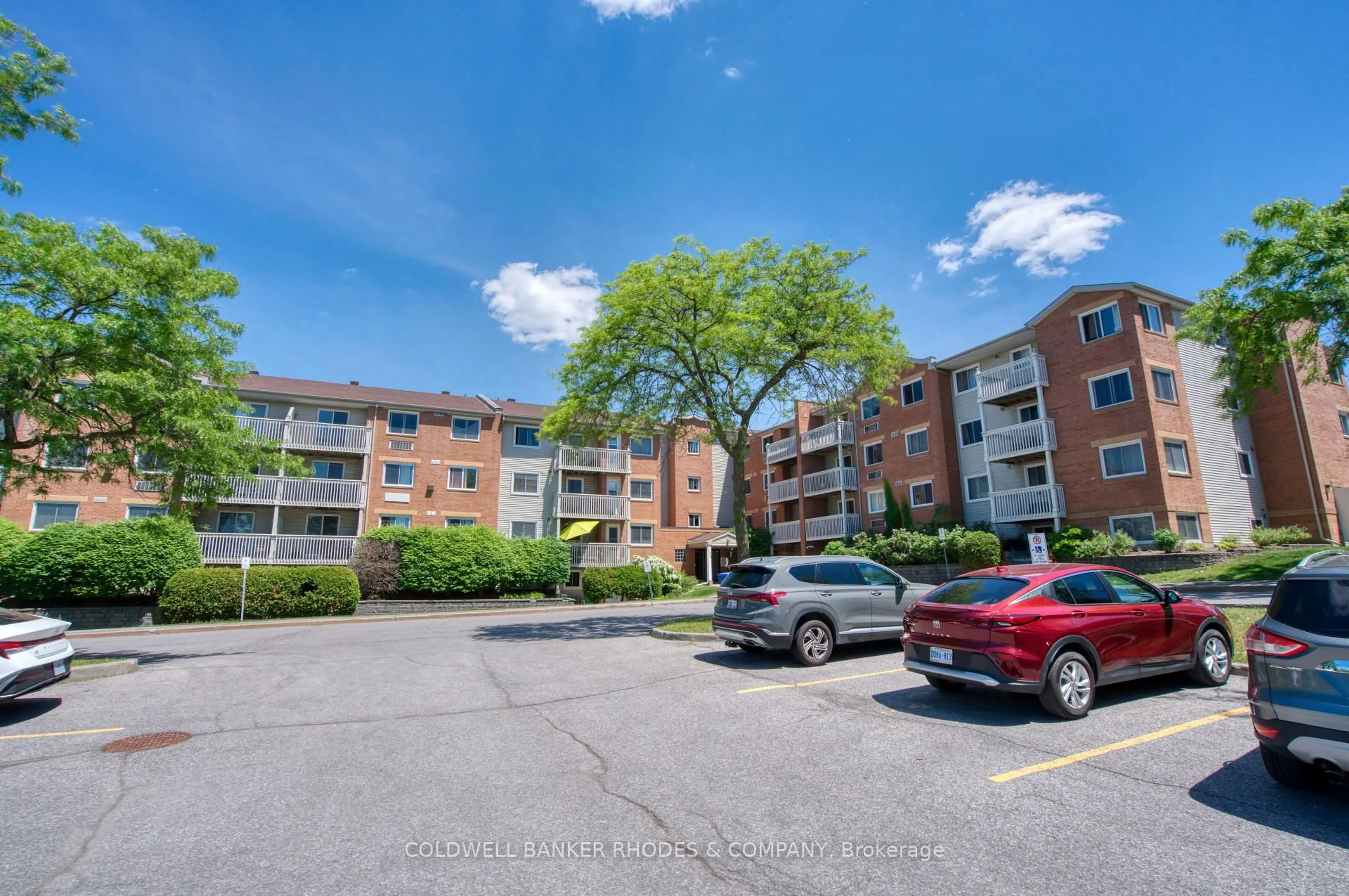 Unknown for 325 Centrum Blvd #307, Ottawa Ontario K1E 3W8