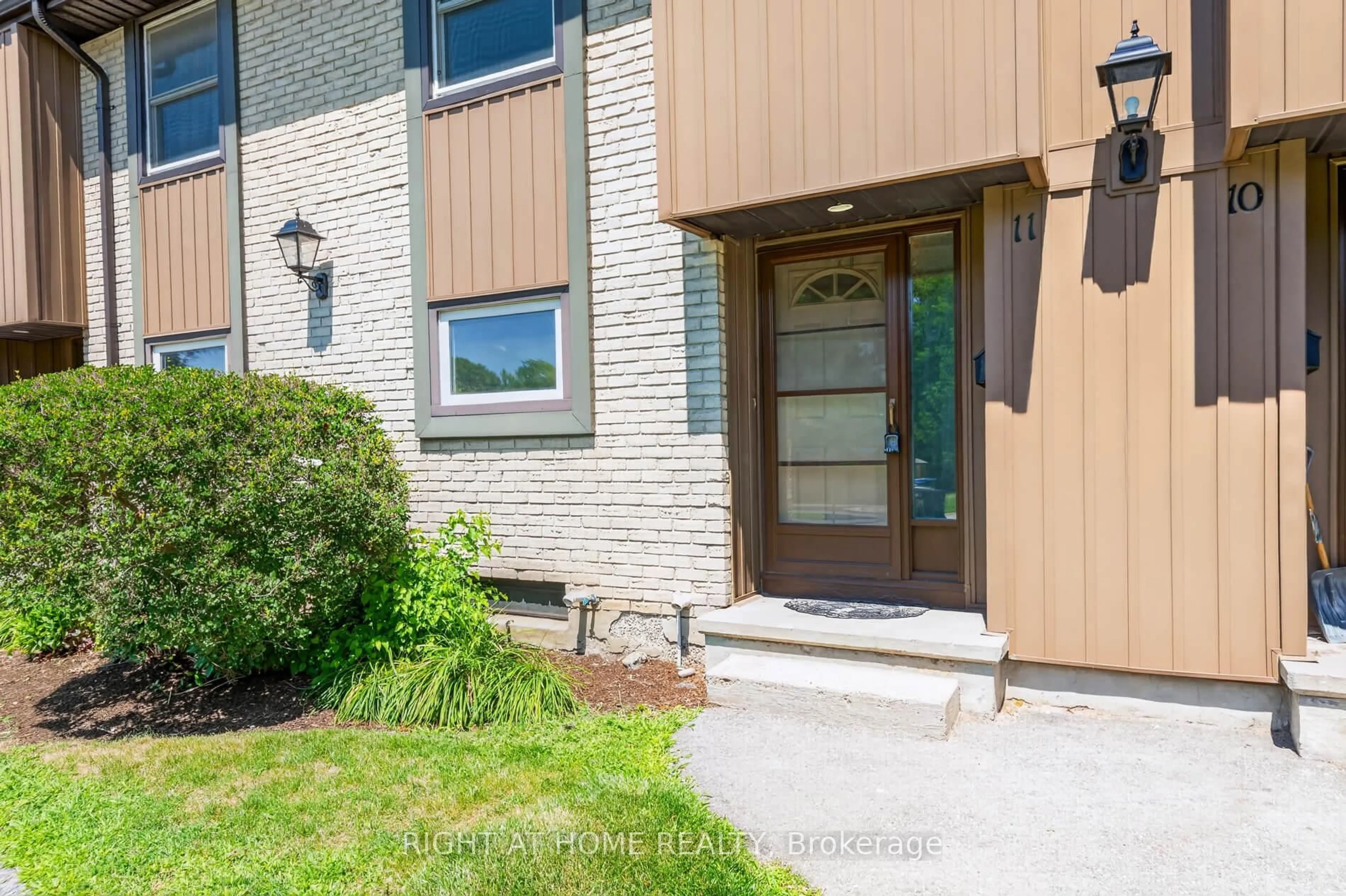 Home with brick exterior material, street for 215 Glamis Rd #11, Cambridge Ontario N1R 6V8