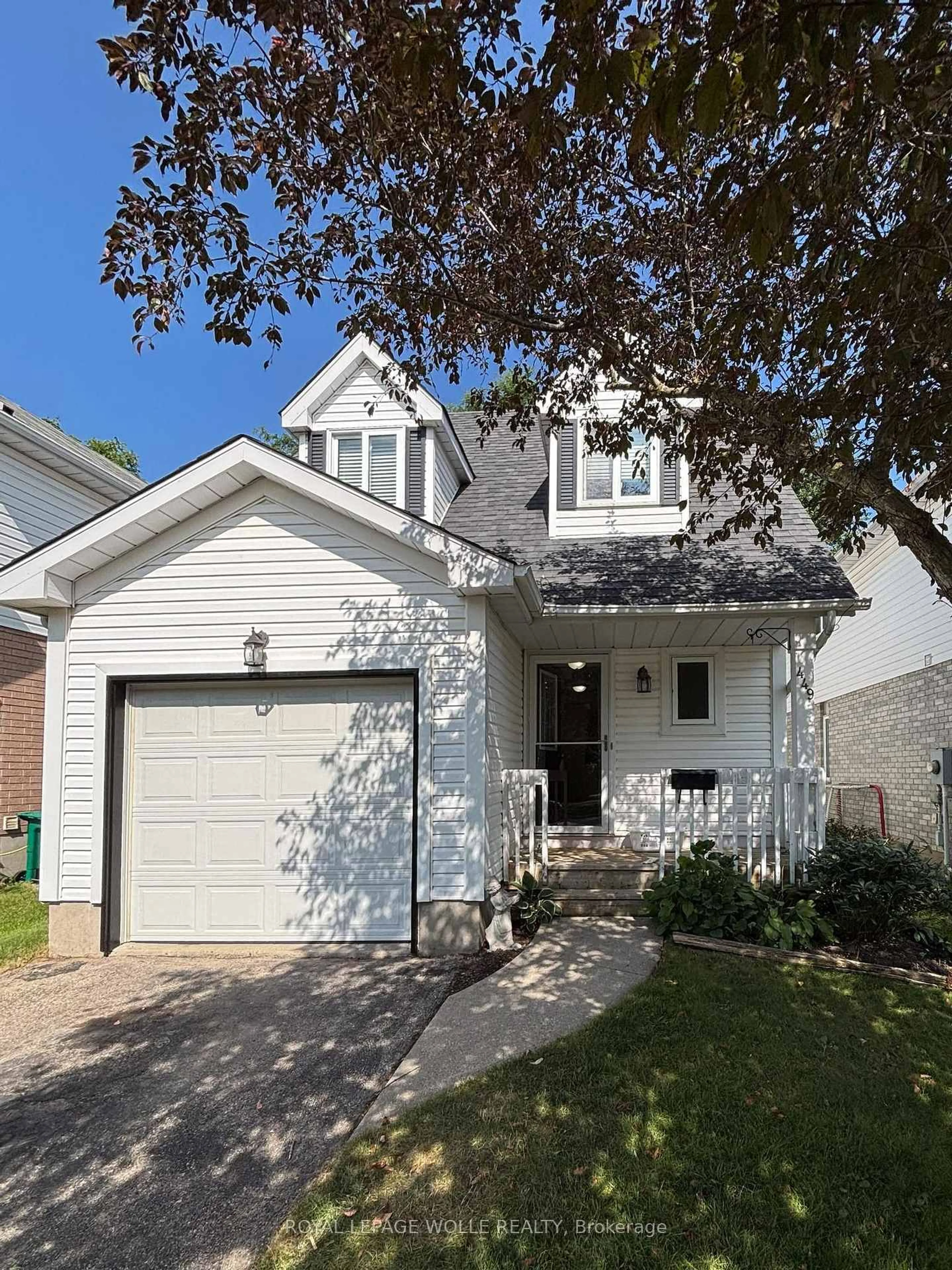 Home with vinyl exterior material, street for 449 Exmoor St, Waterloo Ontario N2K 3T7