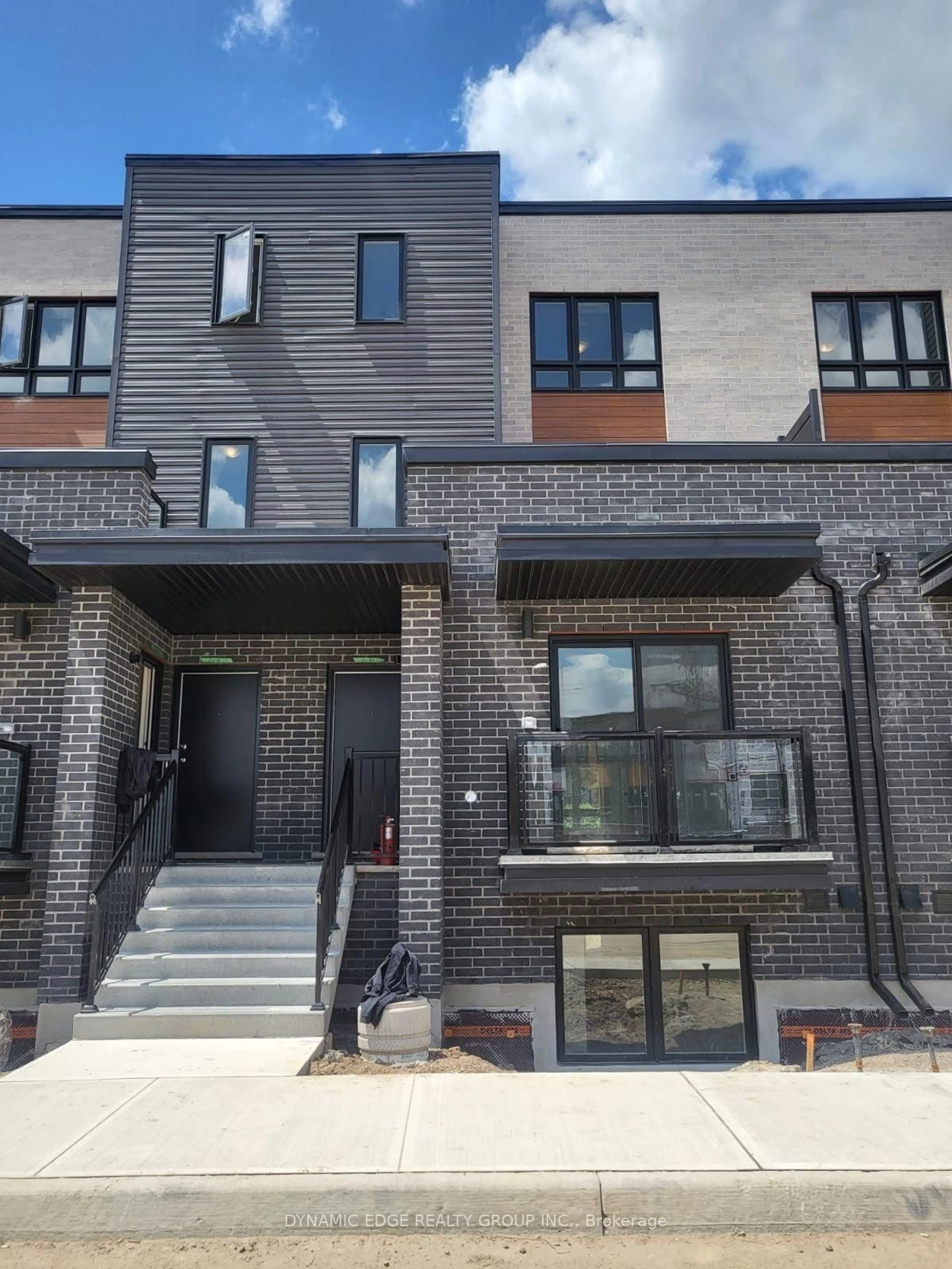 Home with brick exterior material, street for 235 Chapel Hill Dr #25, Kitchener Ontario N2R 0S4