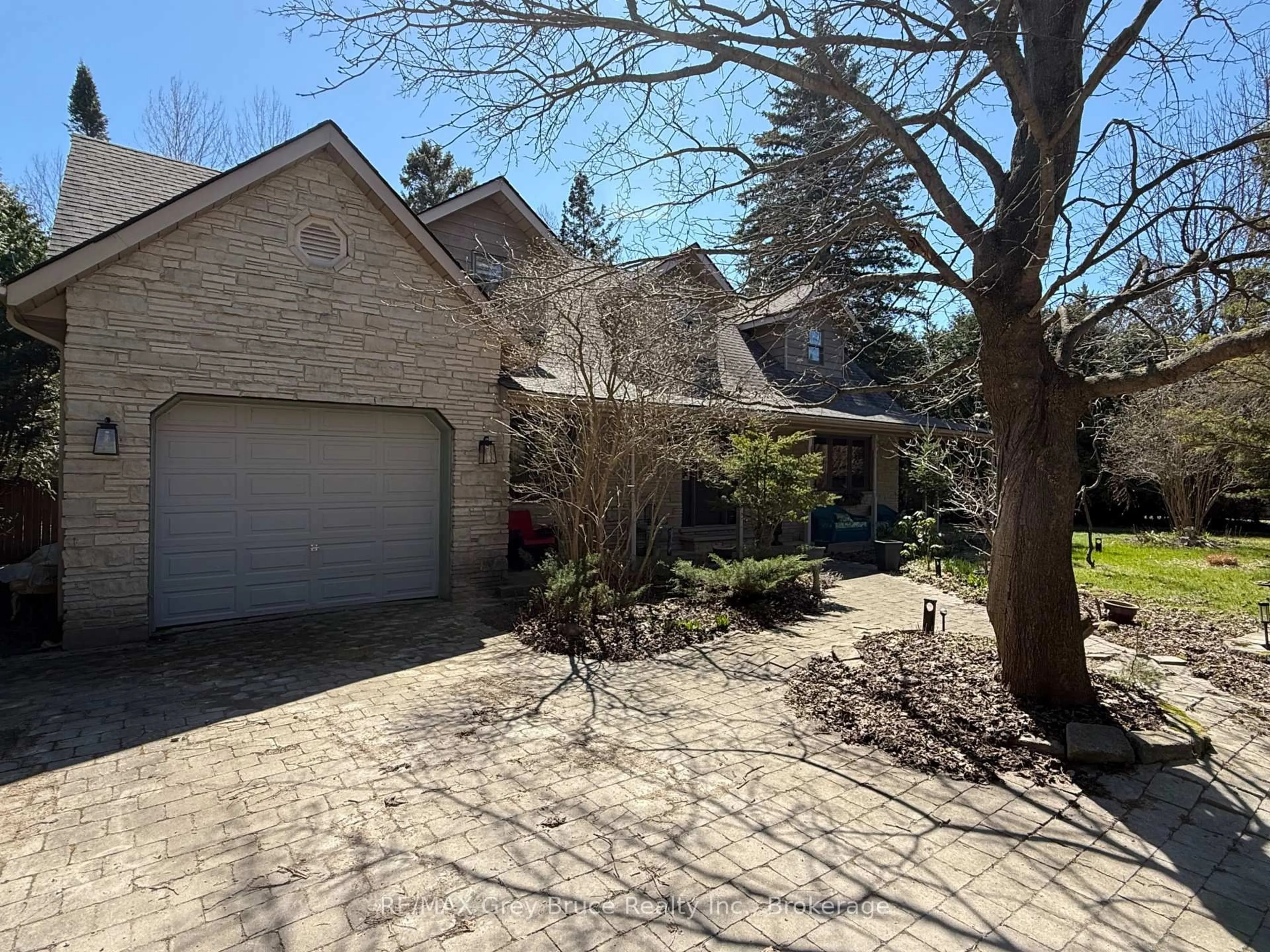 A pic from outside/outdoor area/front of a property/back of a property/a pic from drone, street for 6 Kirkland Pl, South Bruce Peninsula Ontario N0H 2G0