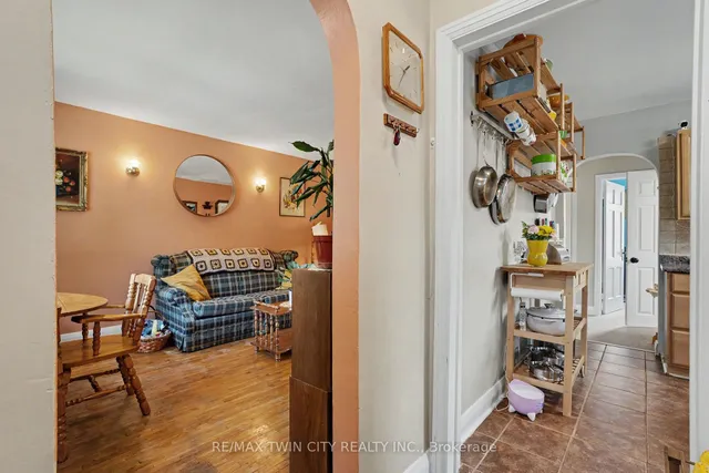 291 Sheridan St, Brantford 4