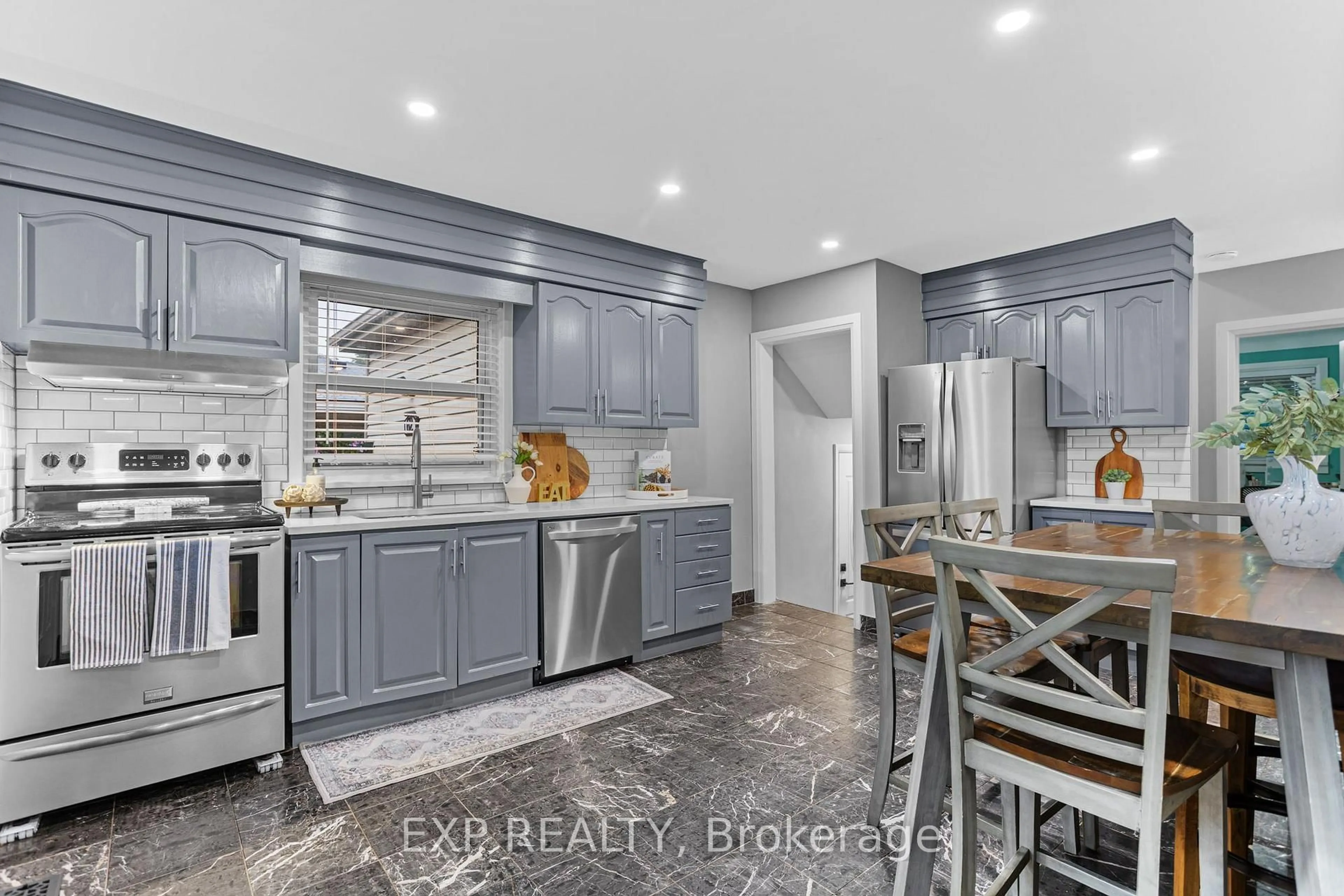 Open concept kitchen, ceramic/tile floor for 62 Randall Ave, Hamilton Ontario L8G 2K9