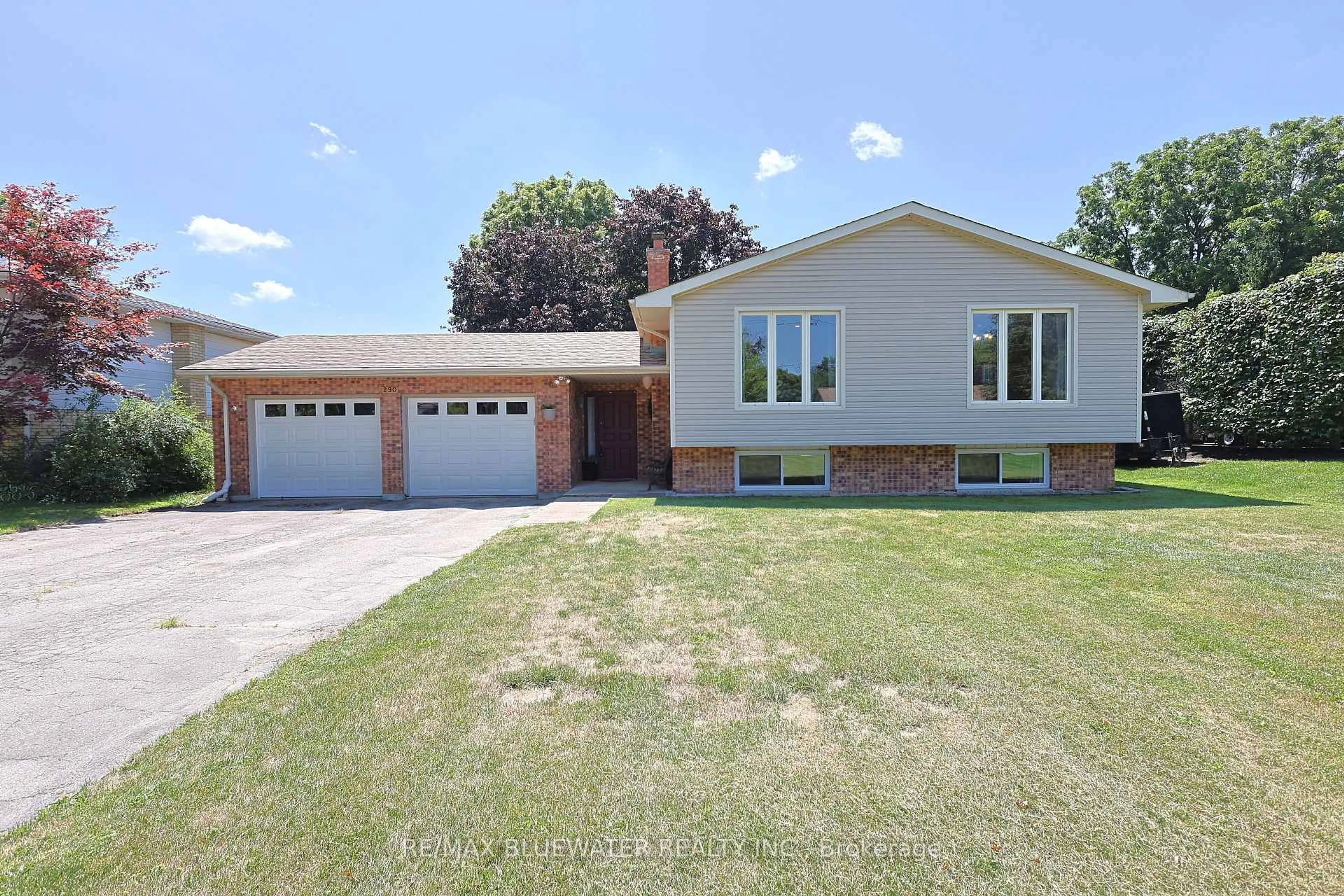 Home with brick exterior material, street for 290 Anna St, North Middlesex Ontario N0M 2K0