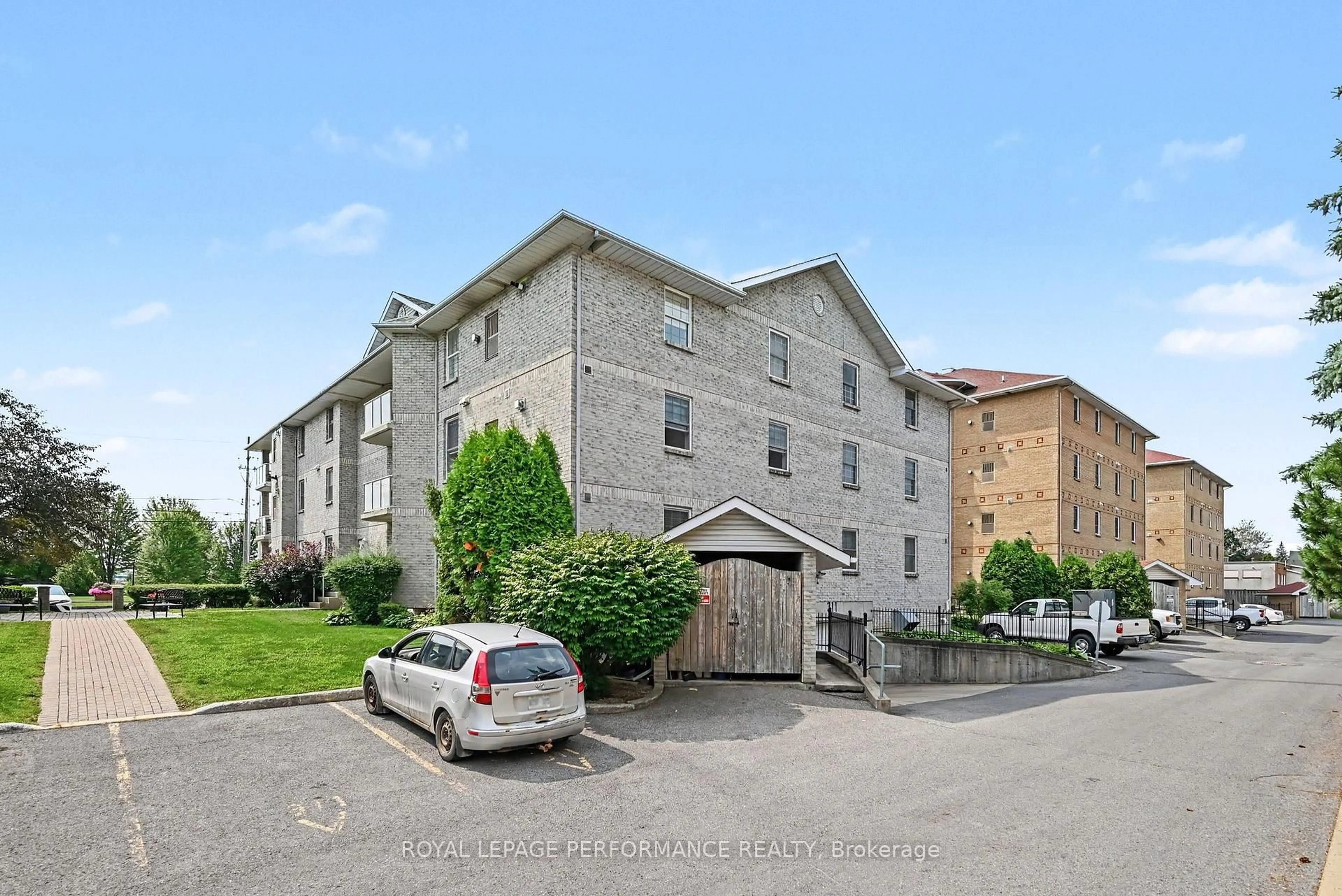 Unknown for 311 Water St #204, Cornwall Ontario K6J 1A5