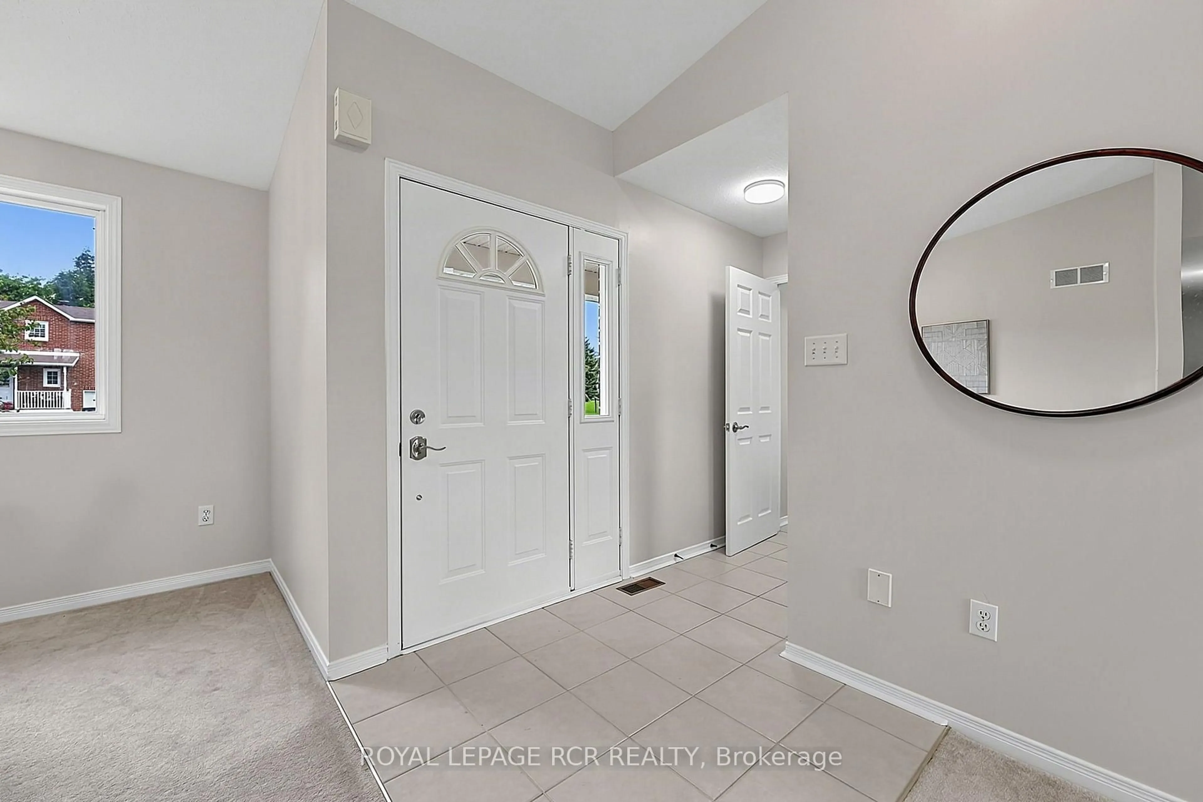 Indoor entryway for 12 Peter St, Amaranth Ontario L9W 5Z1