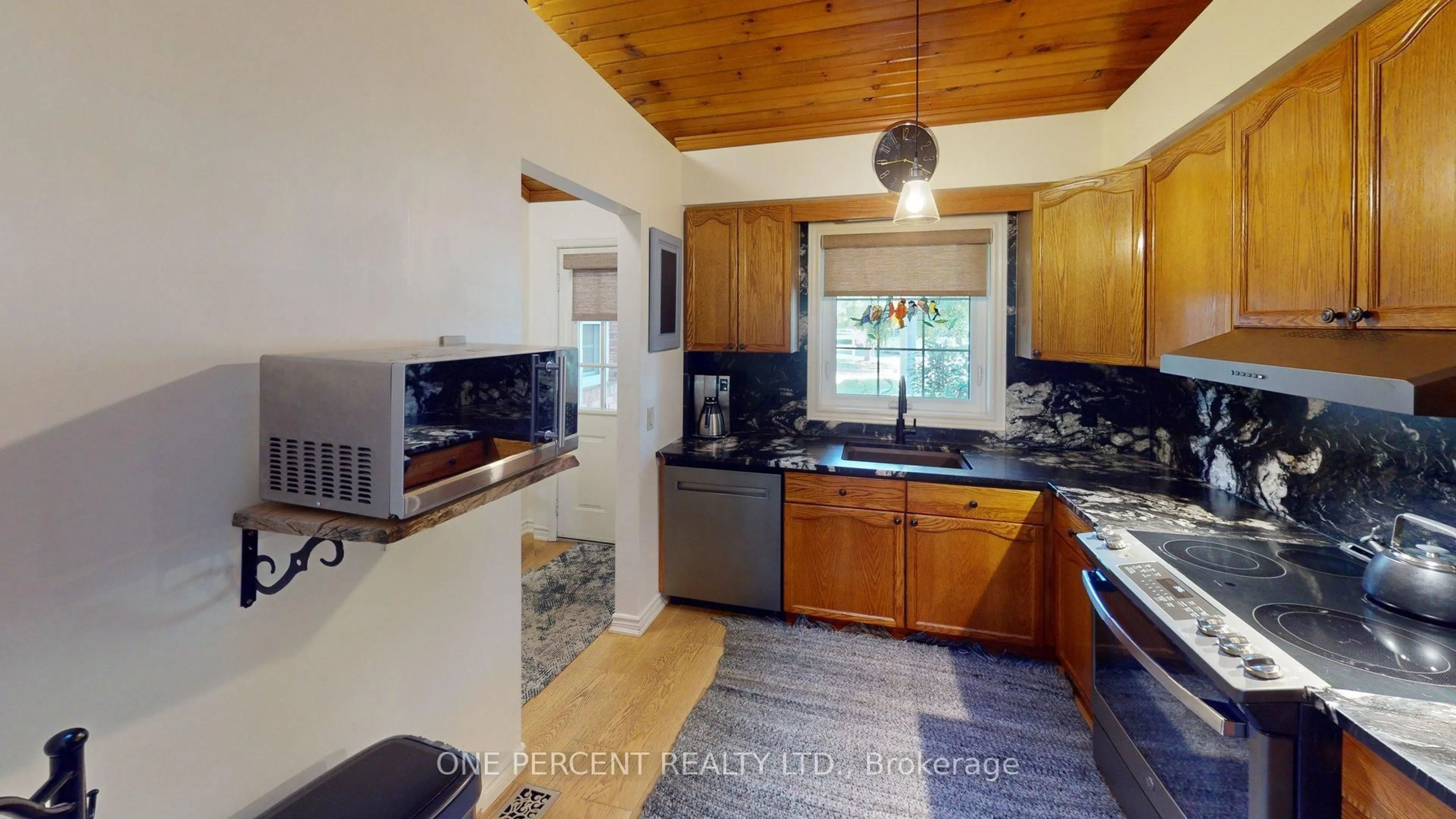 Open concept kitchen, ceramic/tile floor for 4101 Diana Park, Lincoln Ontario L0R 2C0