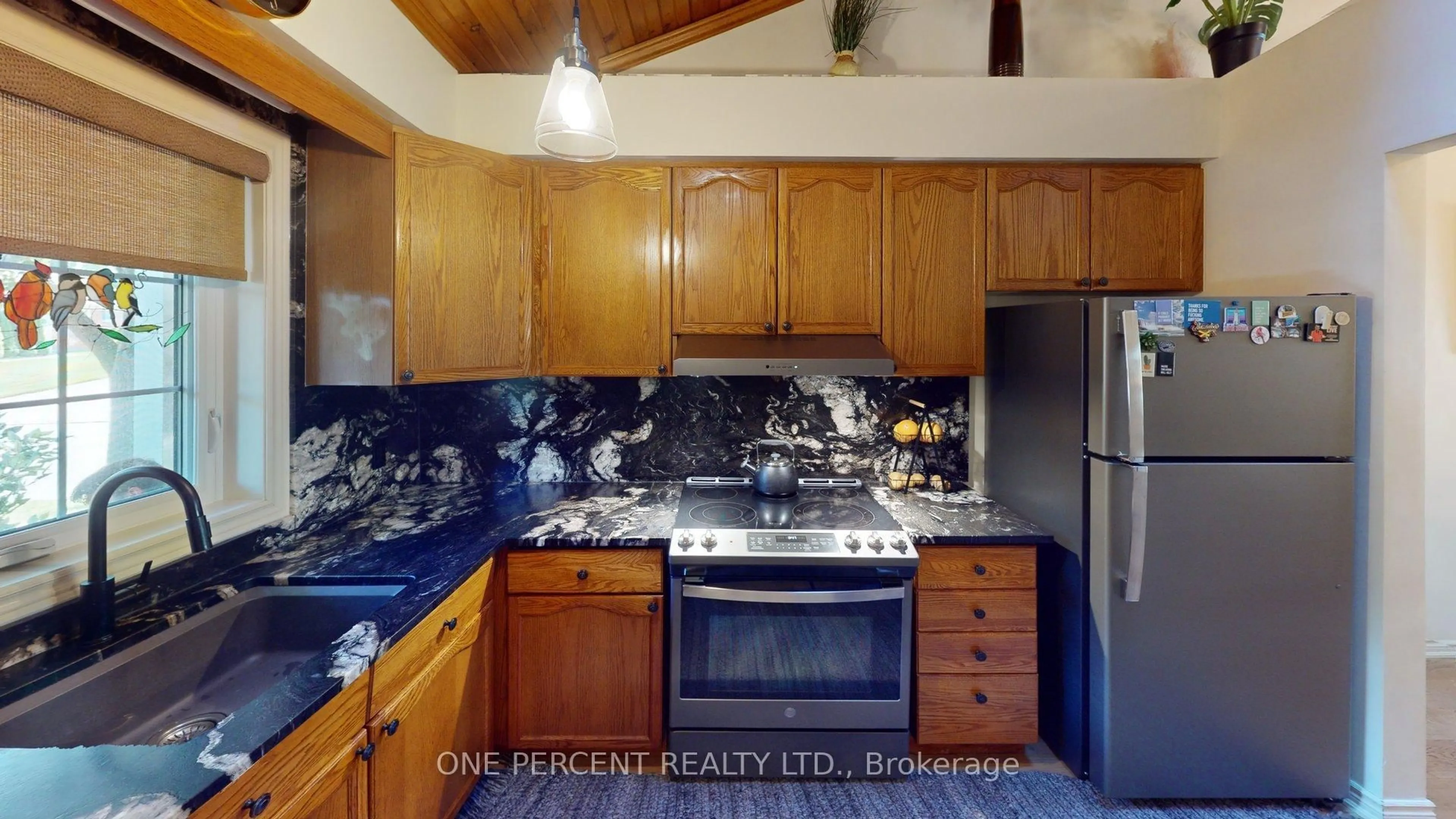 Standard kitchen, ceramic/tile floor for 4101 Diana Park, Lincoln Ontario L0R 2C0