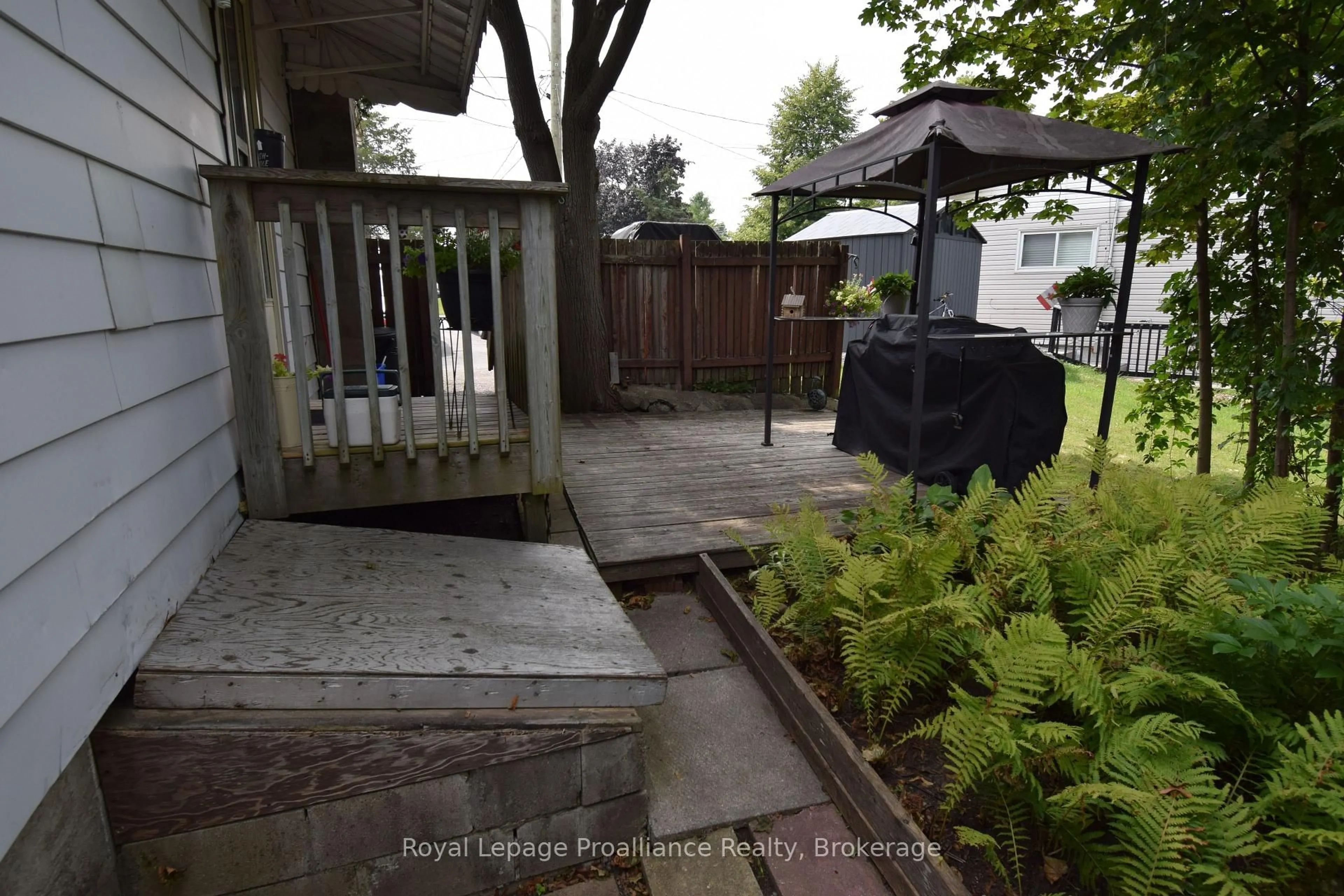 Patio, street for 119 Orchard Dr, Belleville Ontario K8P 2K6