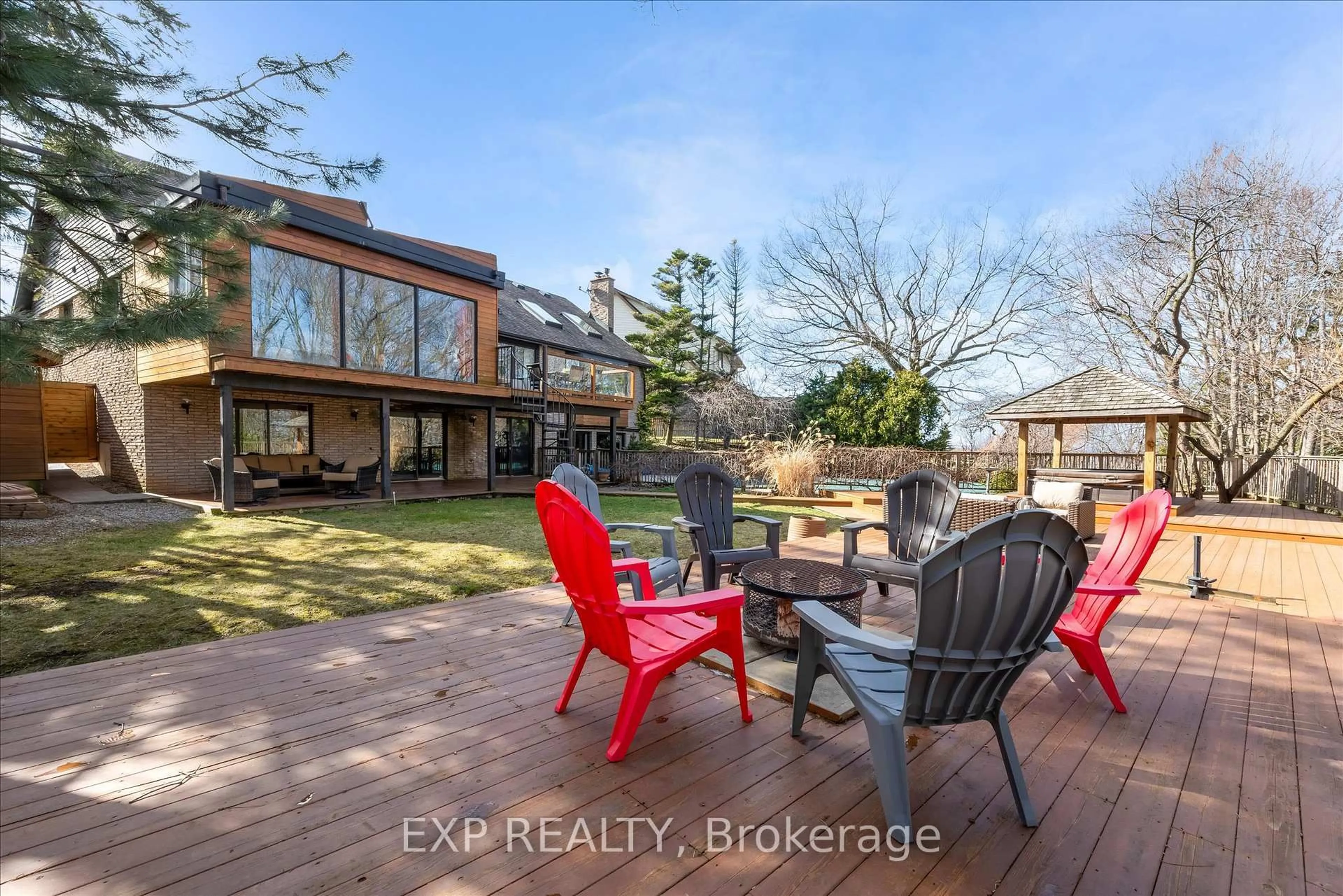 Patio, water/lake/river/ocean view for 39 Hilts Dr, Hamilton Ontario L8G 3H5
