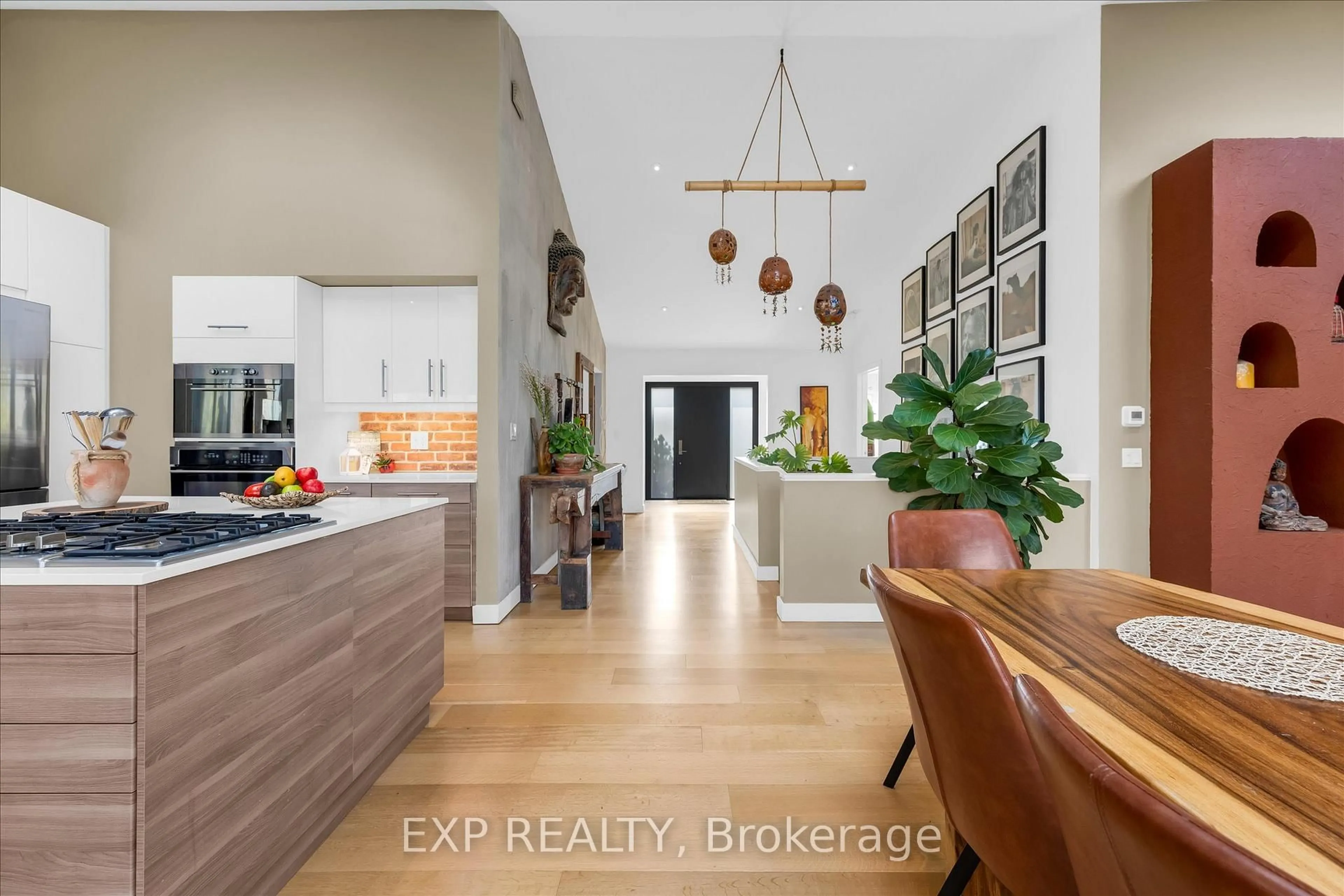Open concept kitchen, ceramic/tile floor for 39 Hilts Dr, Hamilton Ontario L8G 3H5