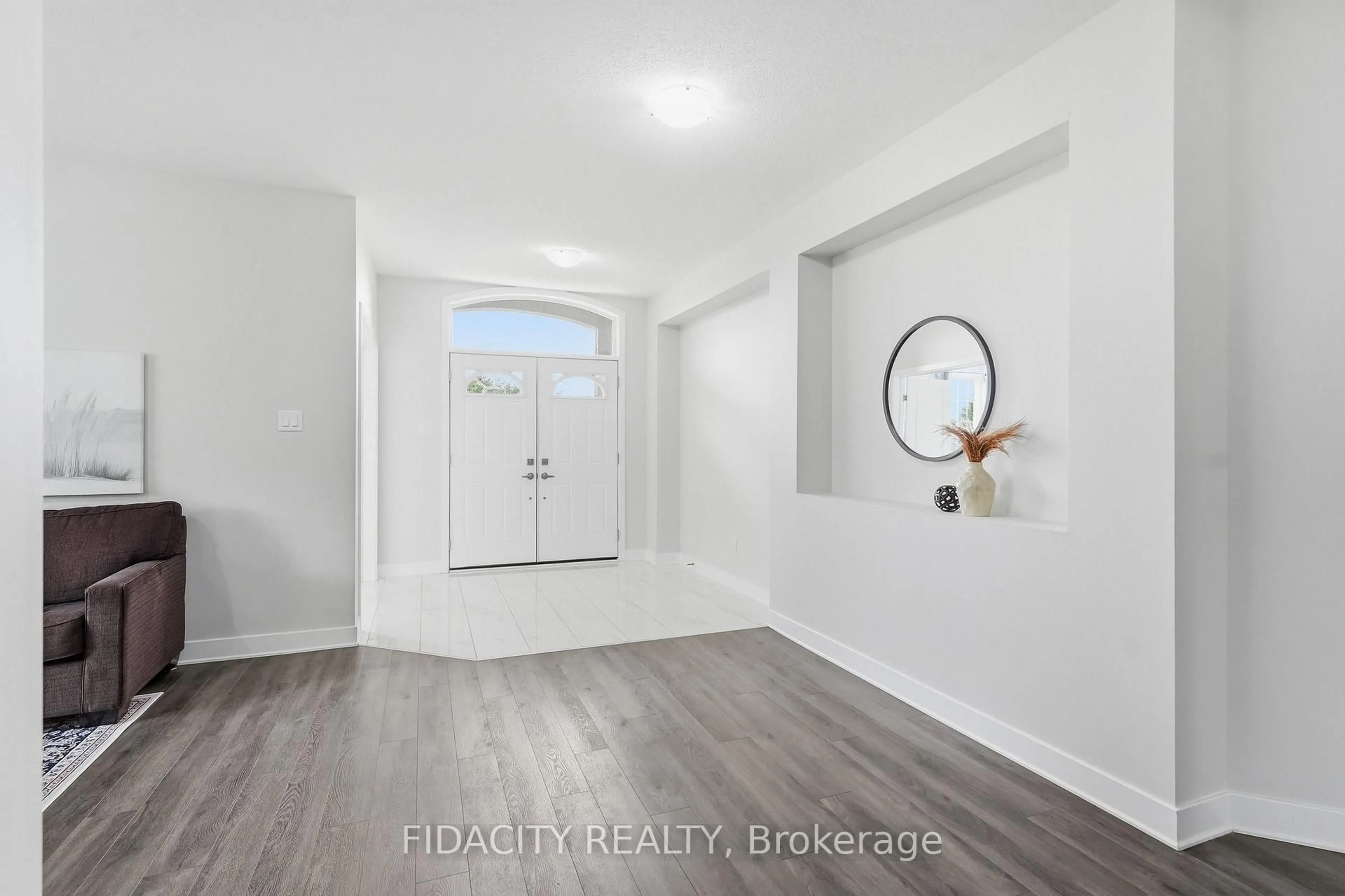 Indoor entryway for 252 Antler Crt, Almonte Ontario K0A 1A0