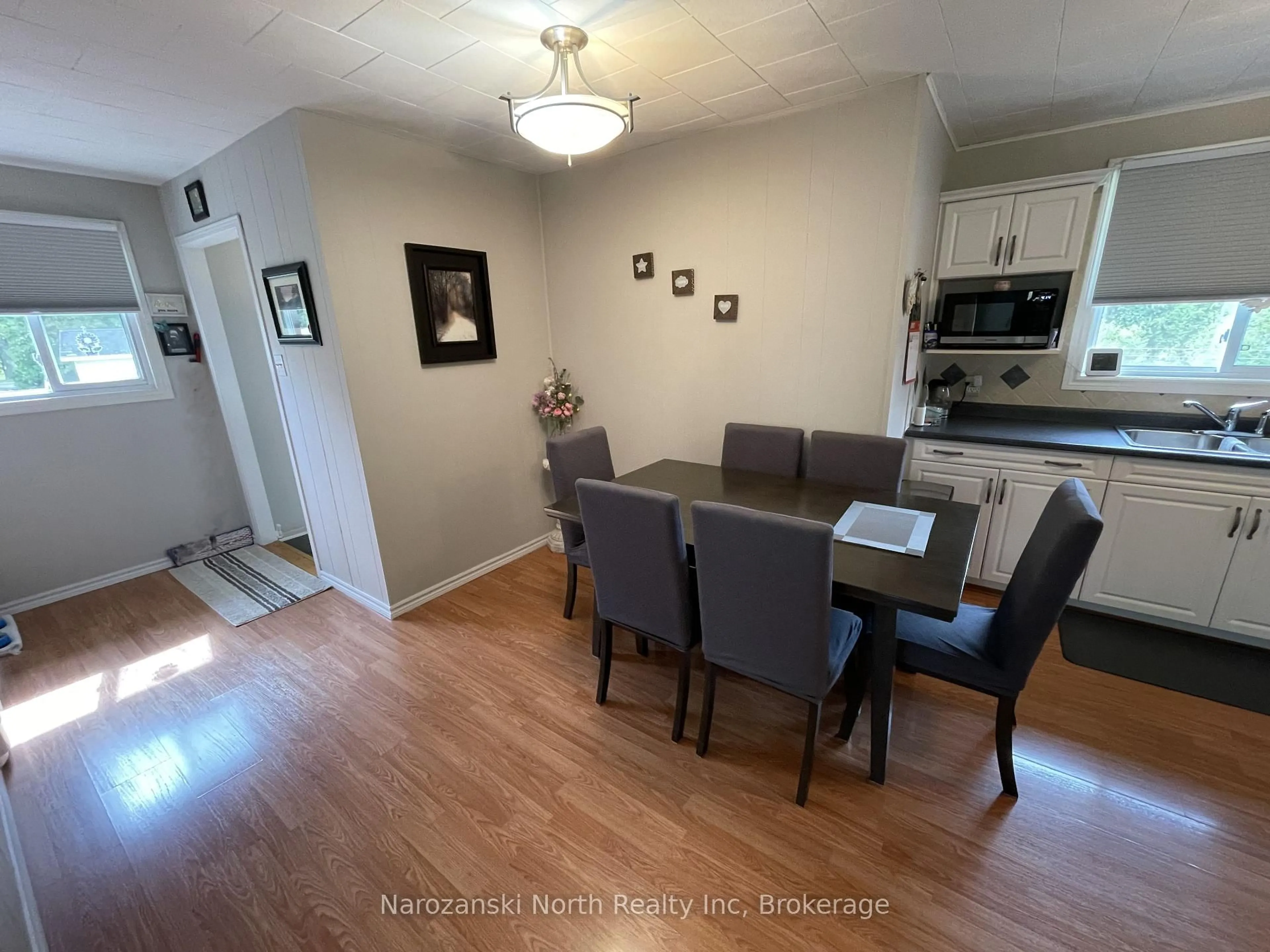 Dining room, wood/laminate floor for 1443 Hwy 64 Highway, French River Ontario P0M 1A0