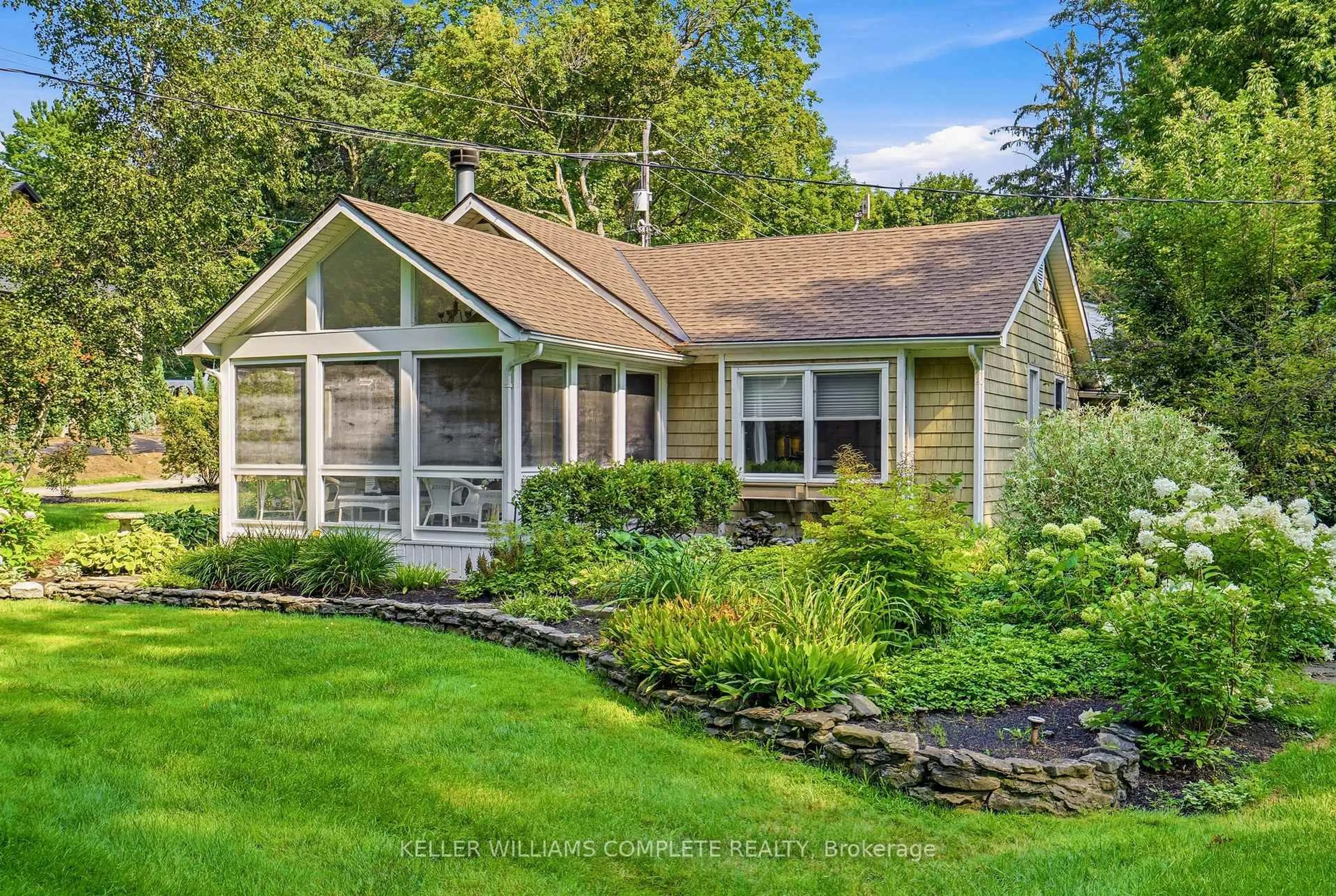 Home with vinyl exterior material, water/lake/river/ocean view for 1288 Walker Lane, Fort Erie Ontario L0S 1N0