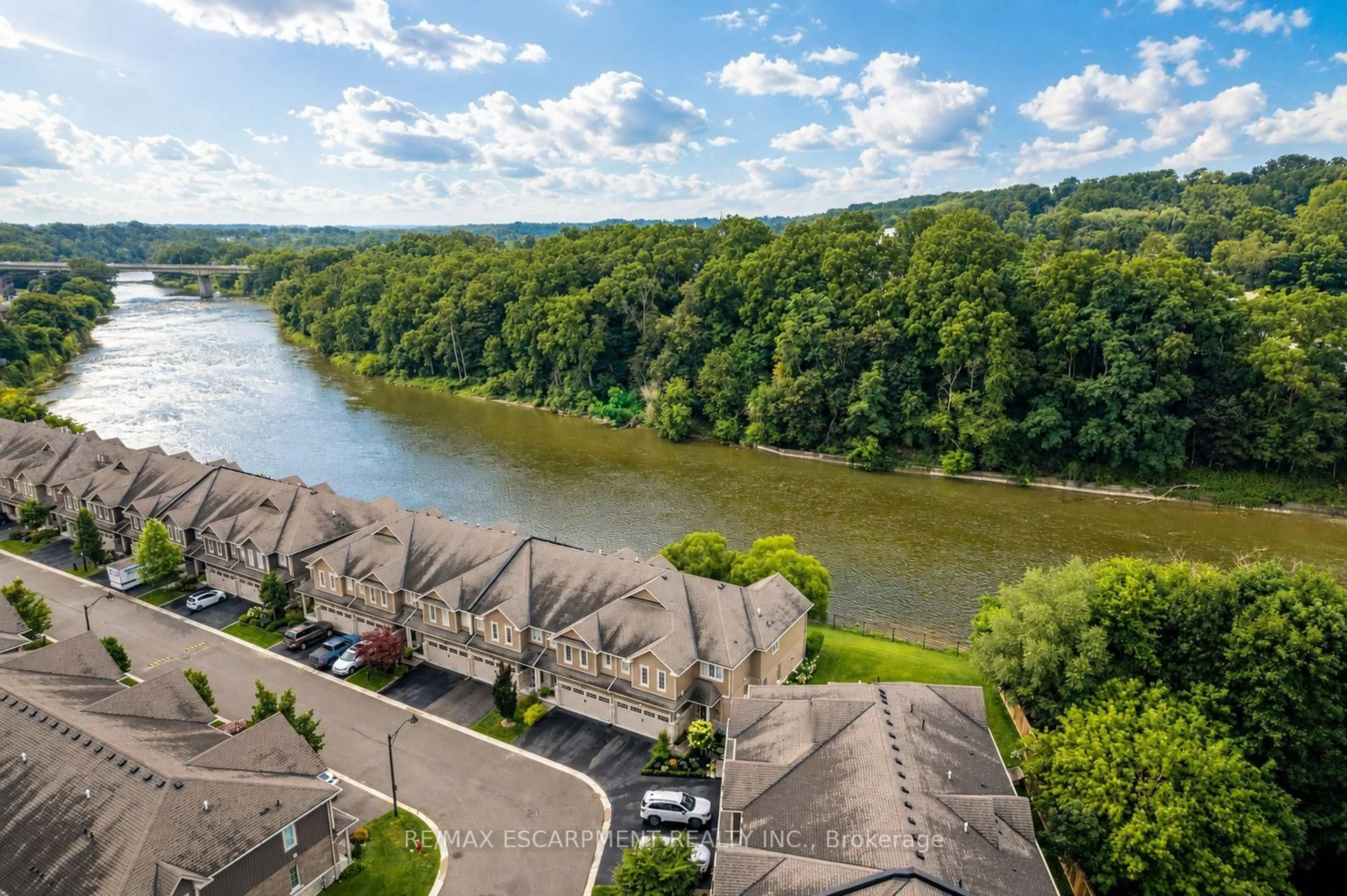 A pic from outside/outdoor area/front of a property/back of a property/a pic from drone, water/lake/river/ocean view for 80 Willow St #21, Brant Ontario N3L 2K6