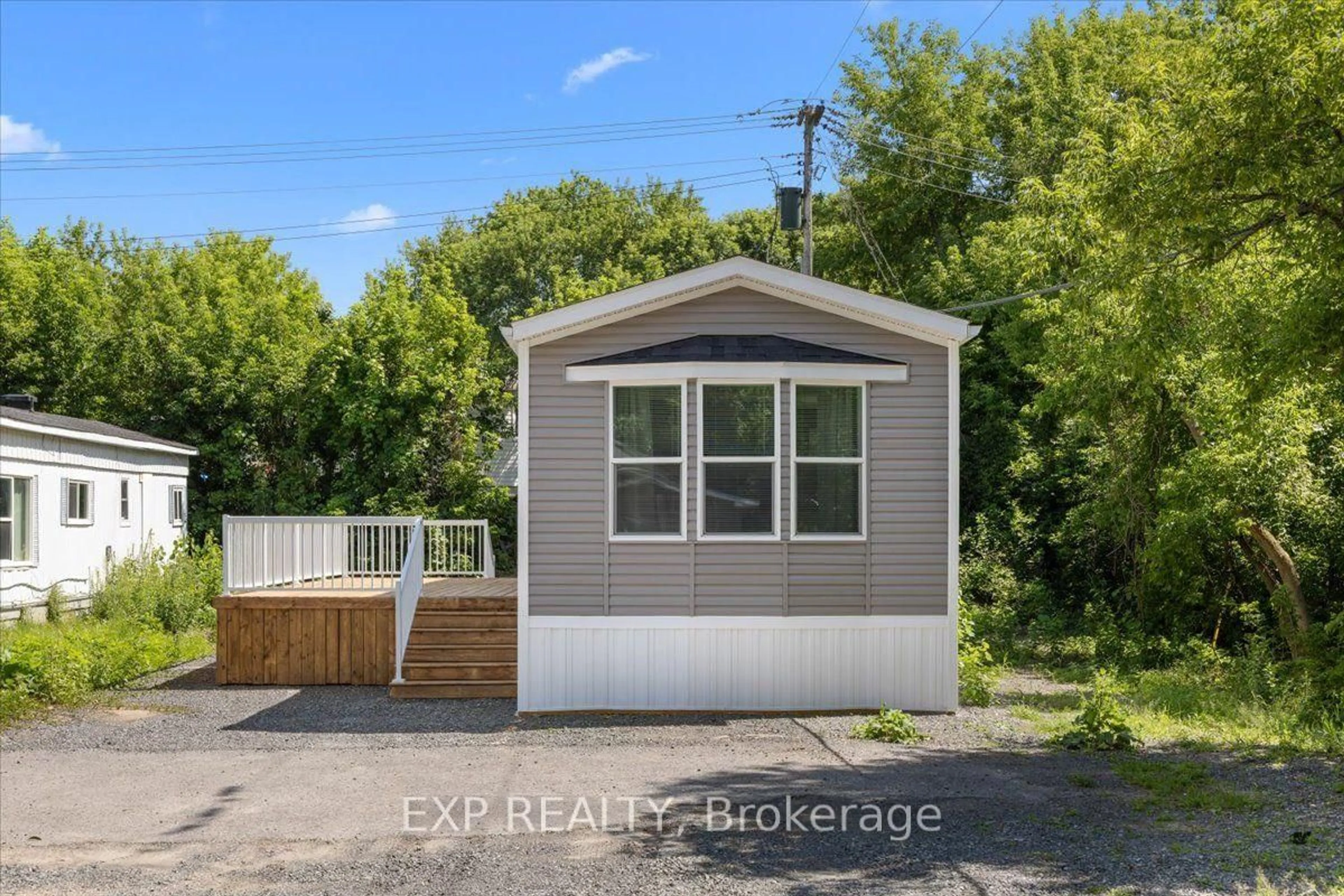 Shed for 35 Vanier Rd, Ottawa Ontario K2H 7P6